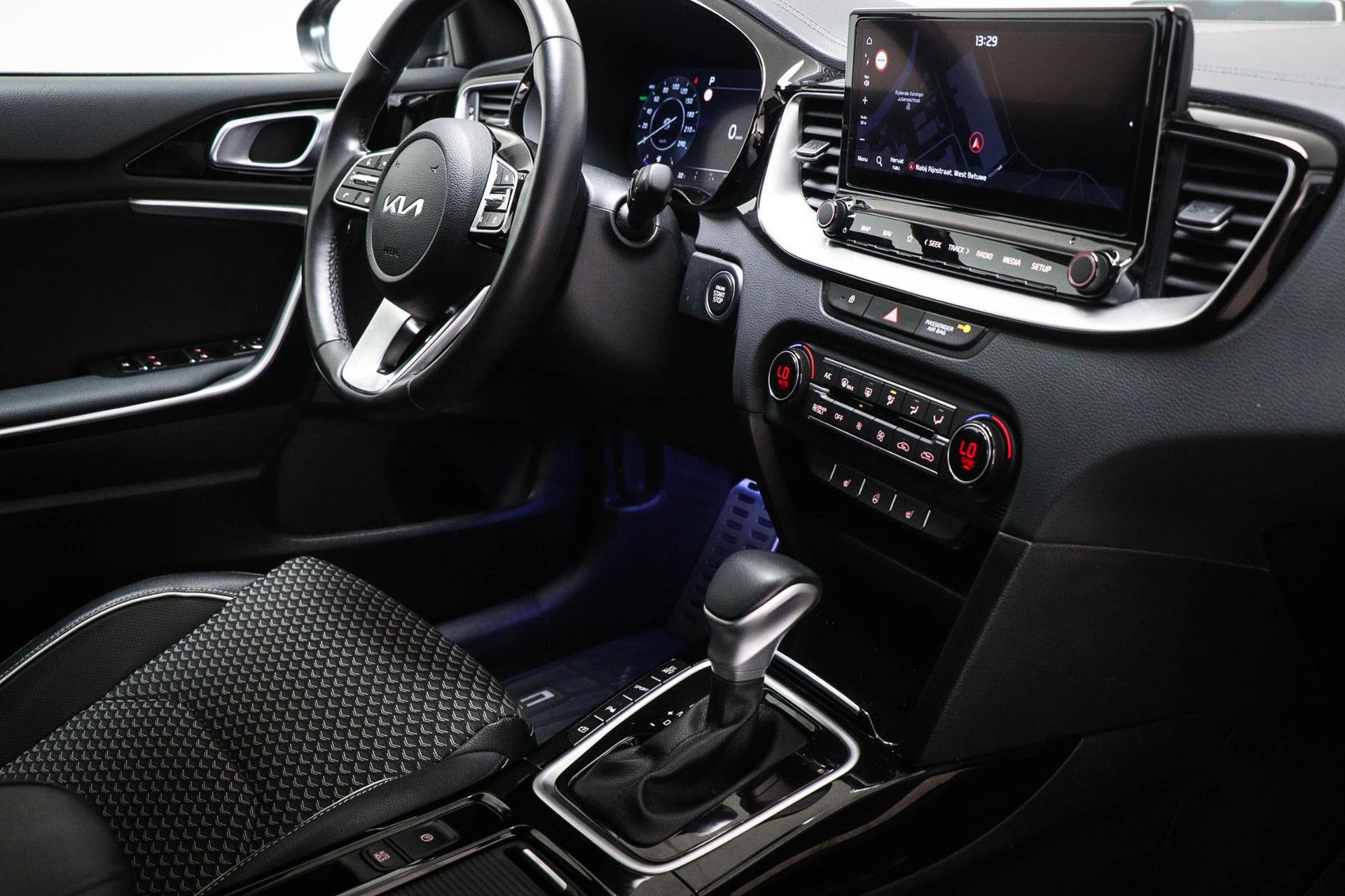 Kia CeedSportswagon met kenteken KLF-15-P – interieur