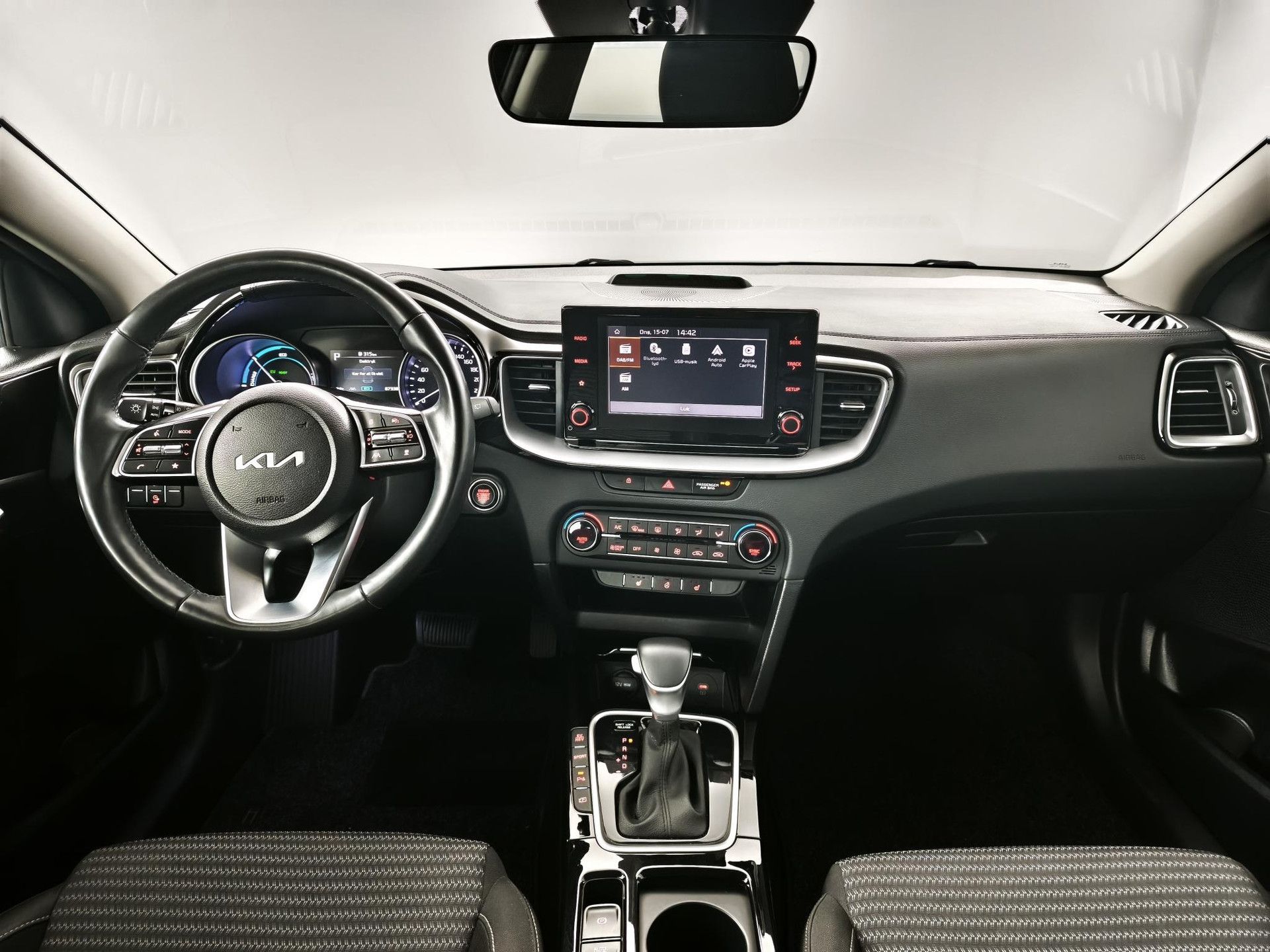 Kia CeedSportswagon met kenteken KLS-07-Z – interieur