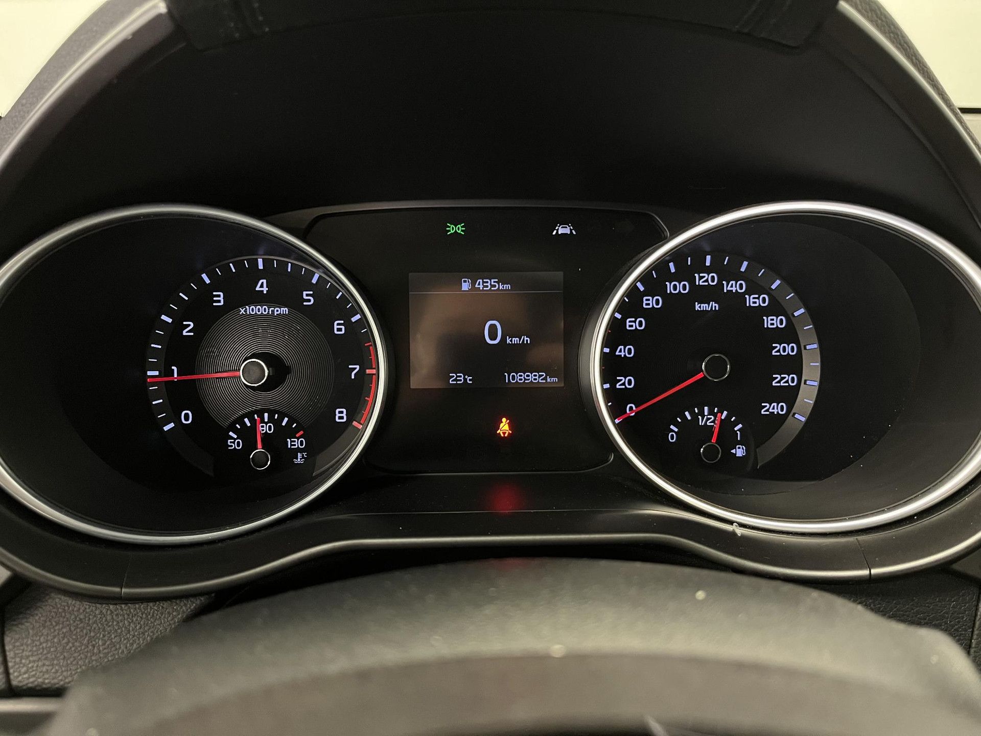 Kia CeedSportswagon met kenteken N-392-BJ – dashboard