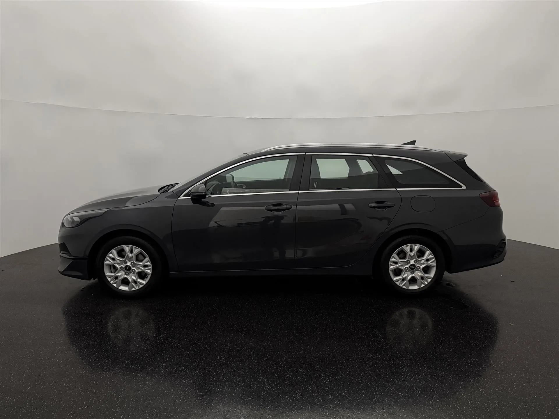 Kia CeedSportswagon met kenteken R-362-PR – achteraanzicht