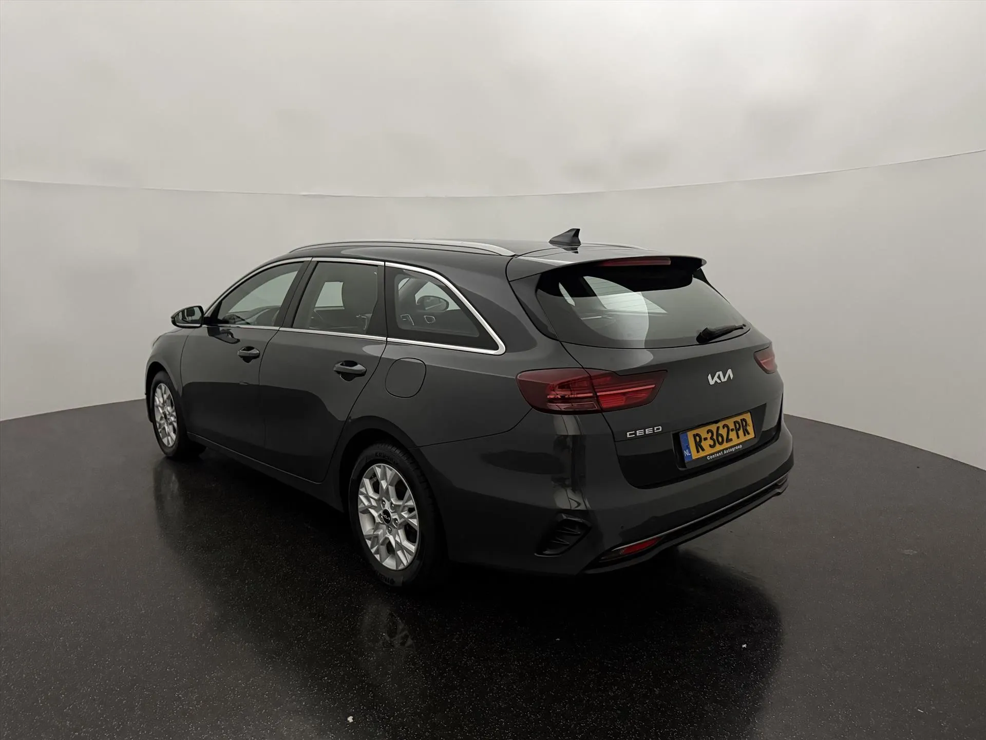 Kia CeedSportswagon met kenteken R-362-PR – interieur