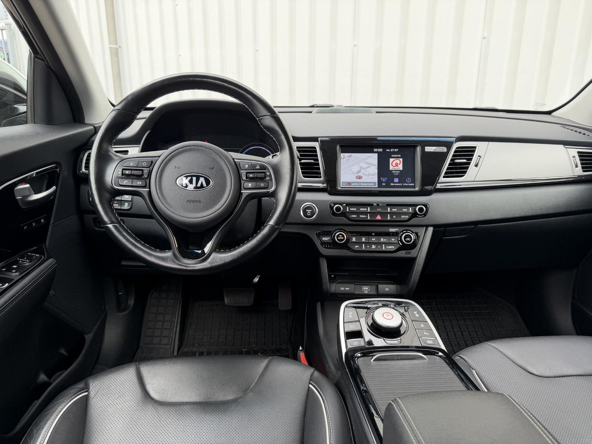 Kia e-Niro met kenteken H-054-JX – interieur