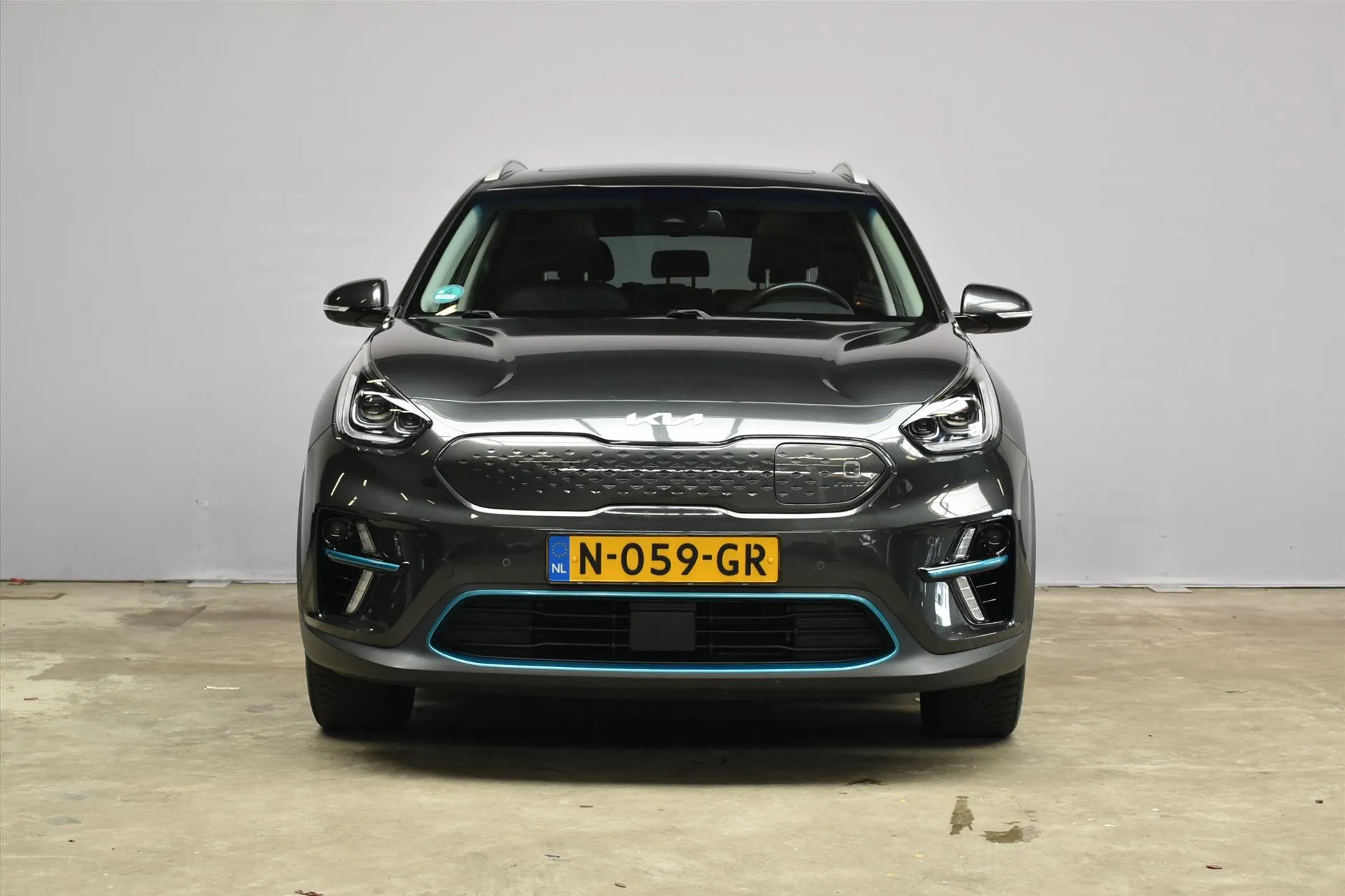 Kia e-Niro met kenteken N-059-GR – achteraanzicht