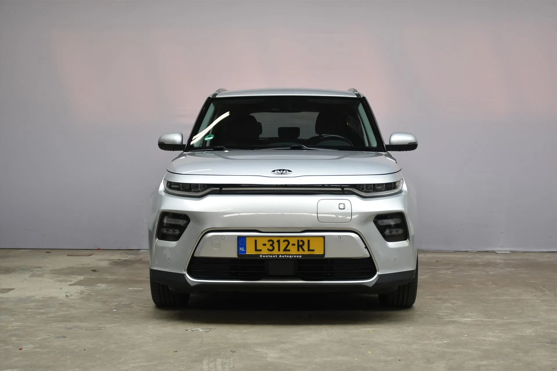 Kia e-Soul met kenteken L-312-RL – achteraanzicht