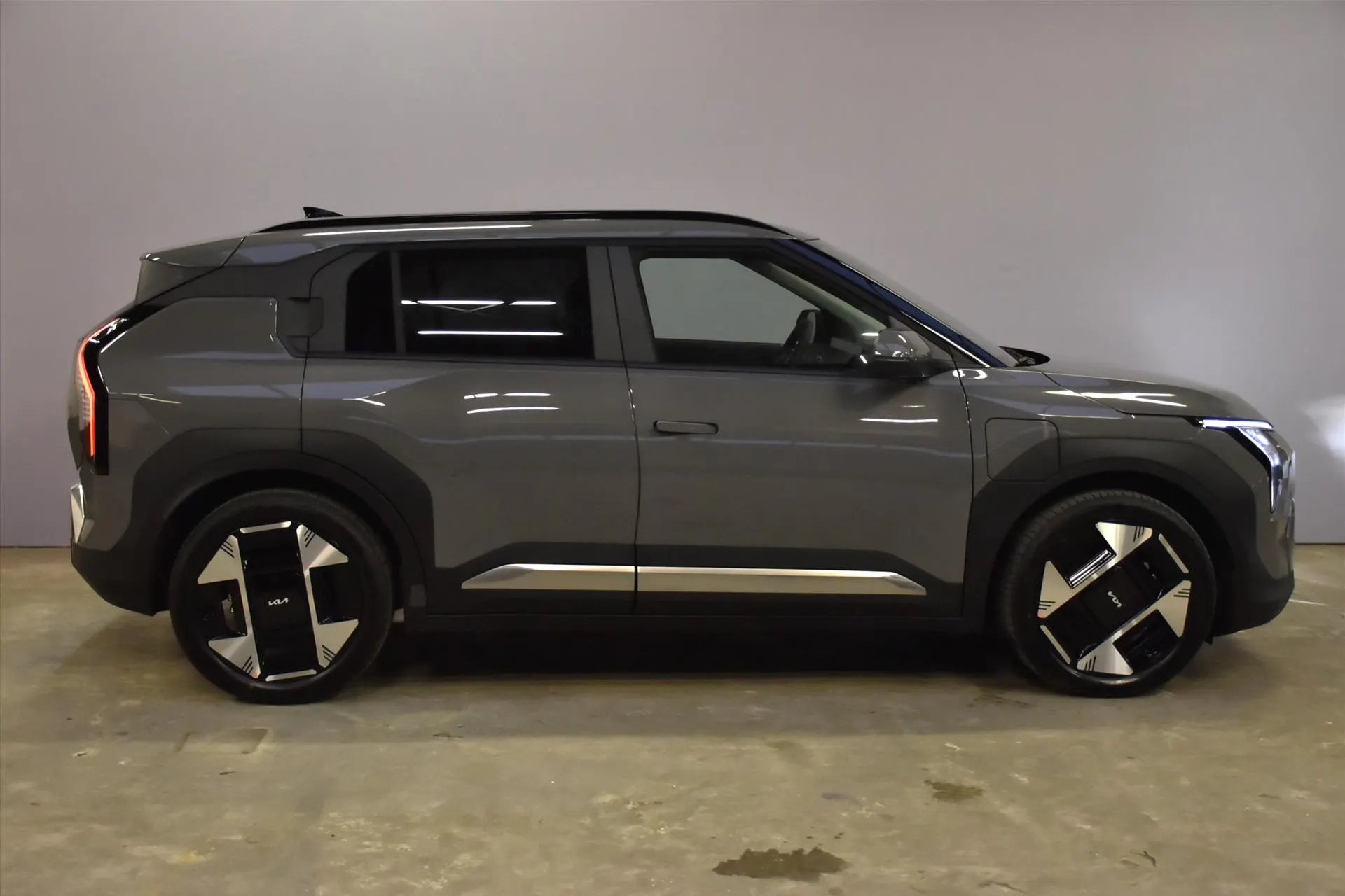 Kia EV3 met kenteken 64095 – interieur