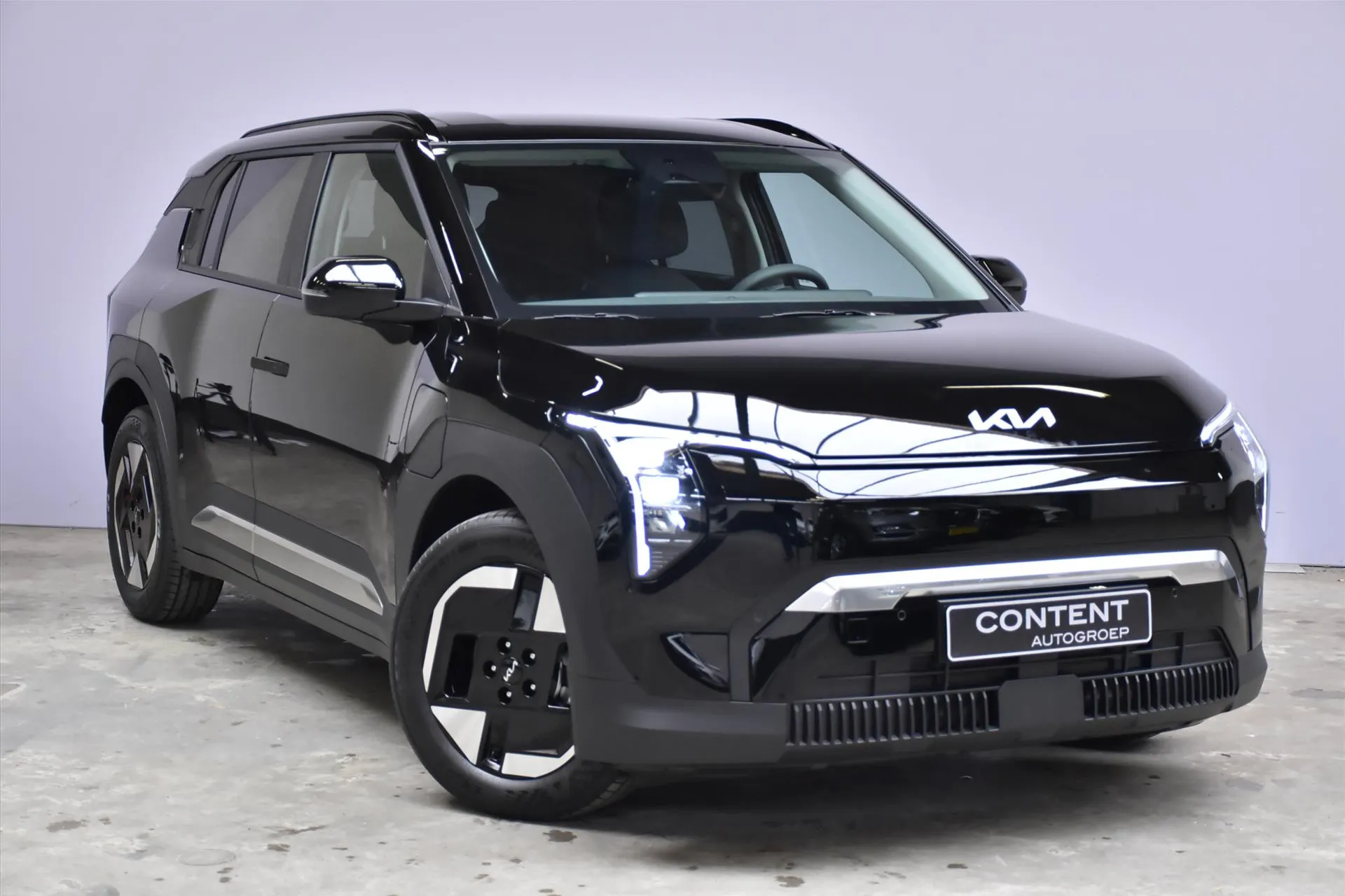 Kia EV3 met kenteken 64101 – dashboard