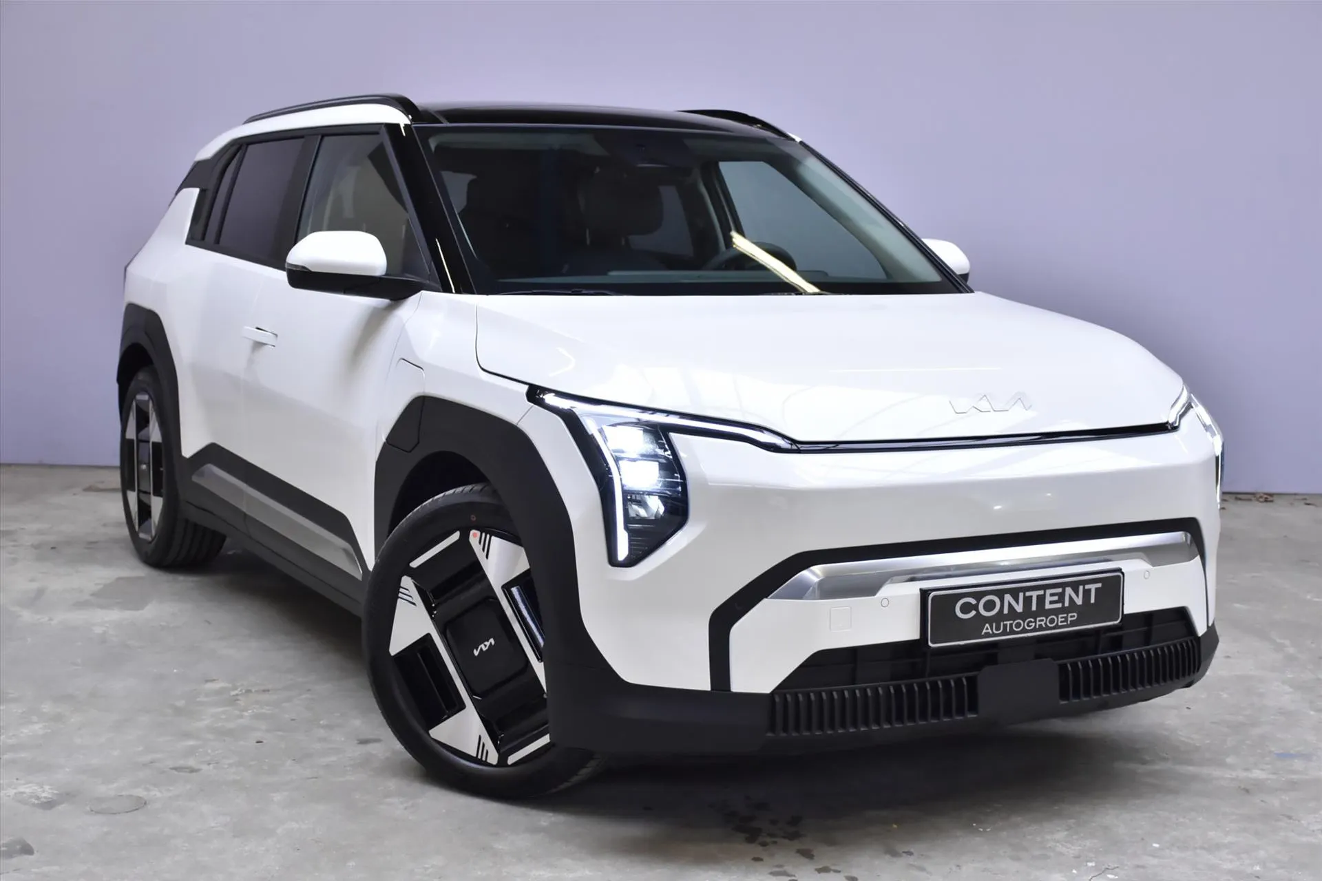 Kia EV3 met kenteken 64106 – interieur