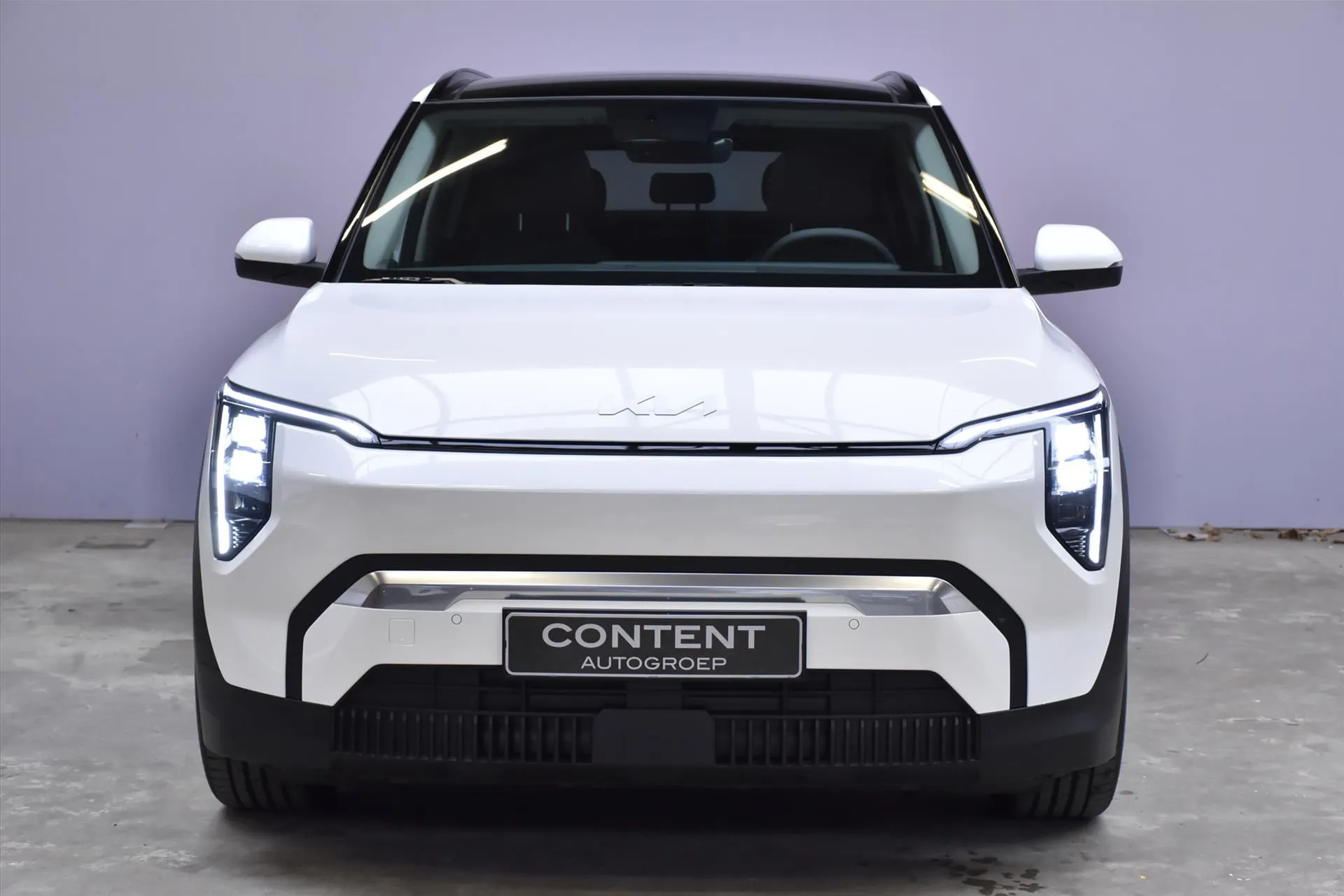 Kia EV3 met kenteken 64106 – detailfoto