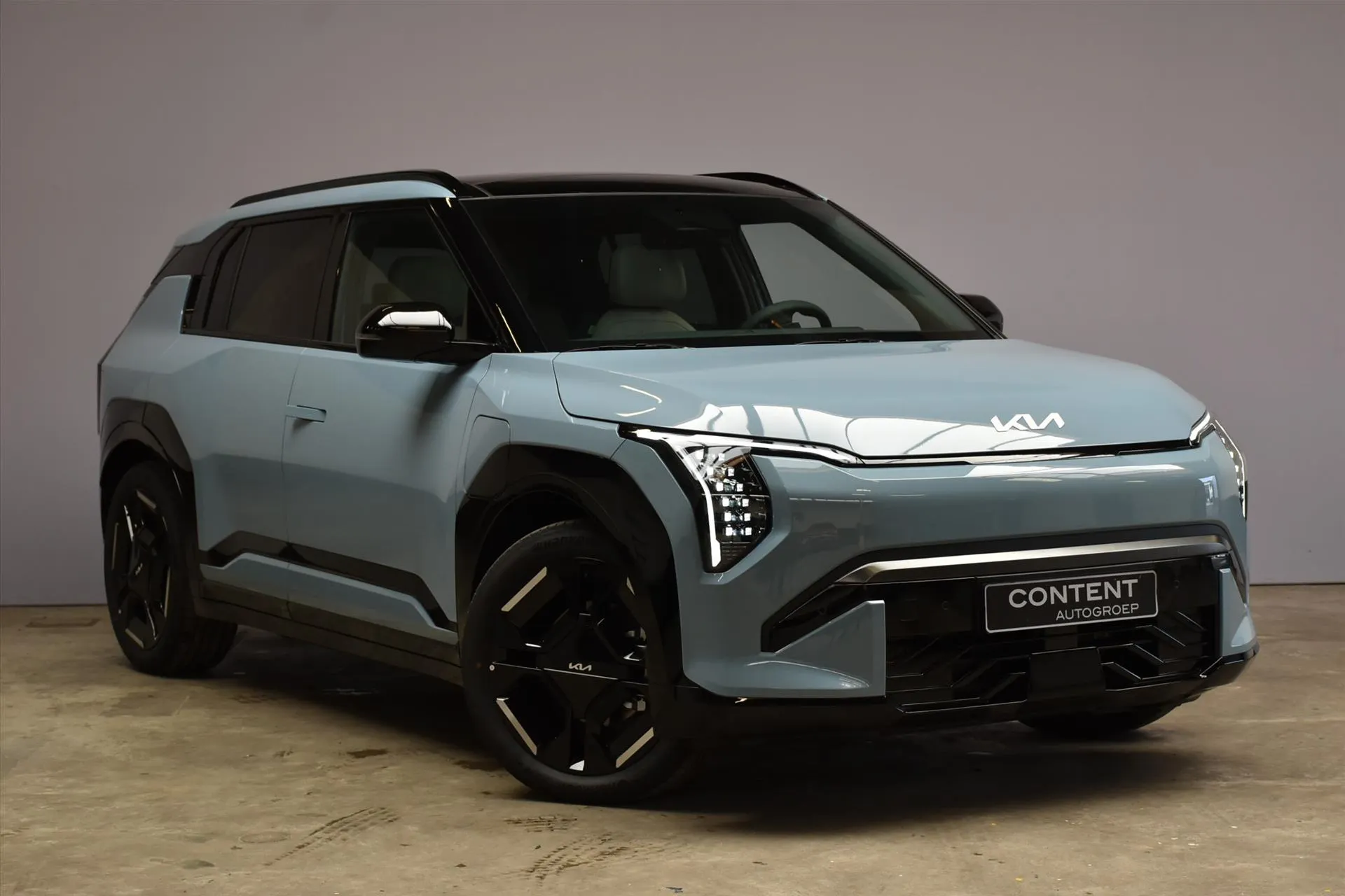 Kia EV3 met kenteken 64120 – interieur