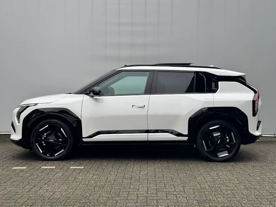 Kia EV3 met kenteken 65422 – interieur