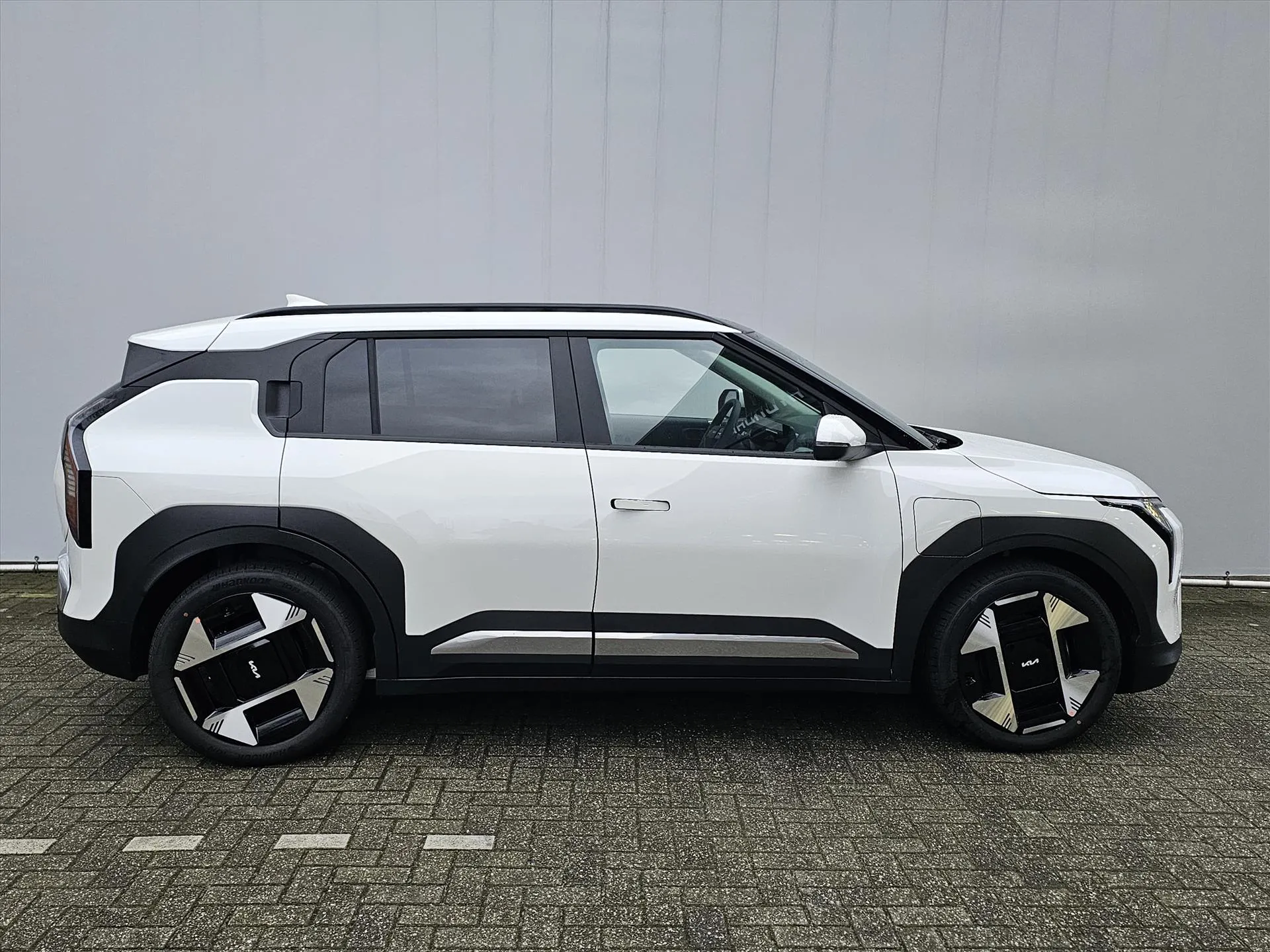 Kia EV3 met kenteken 66269 – detailfoto