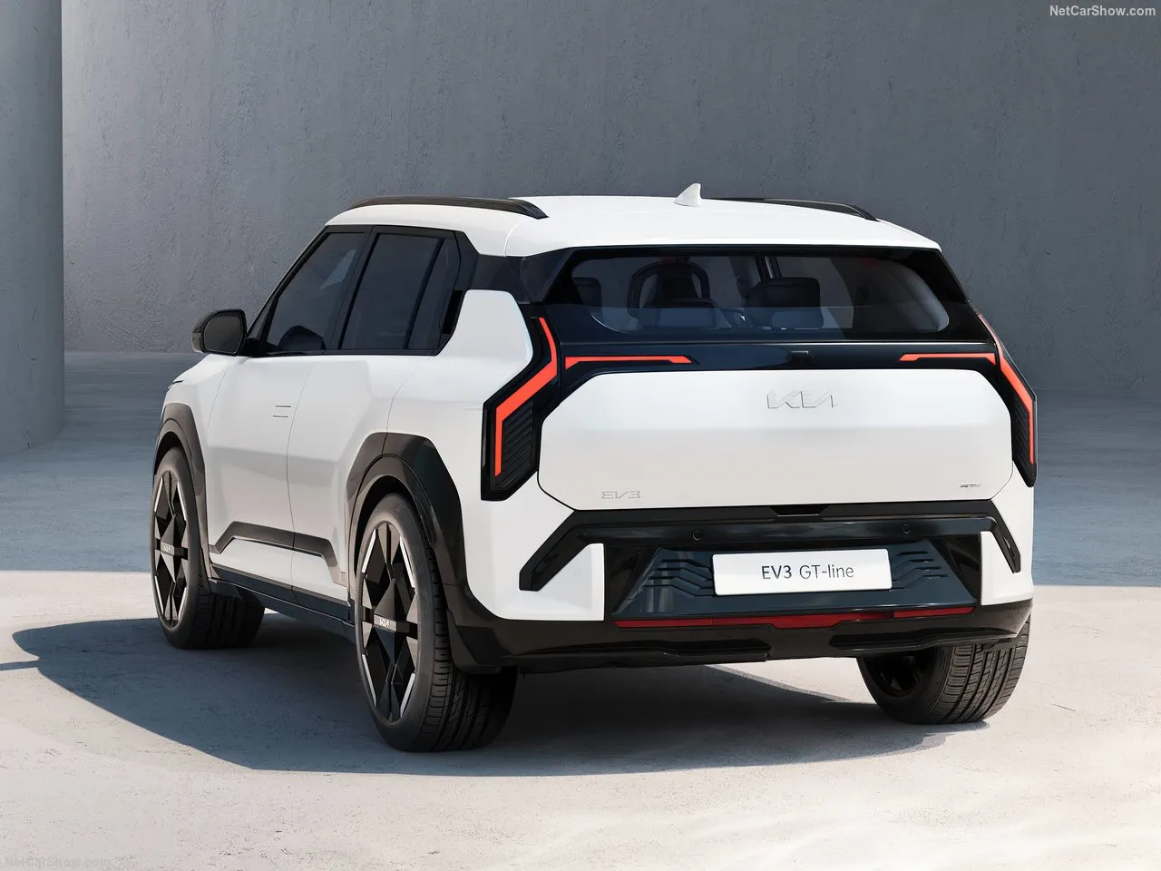 Kia EV3 met kenteken 66273 – interieur