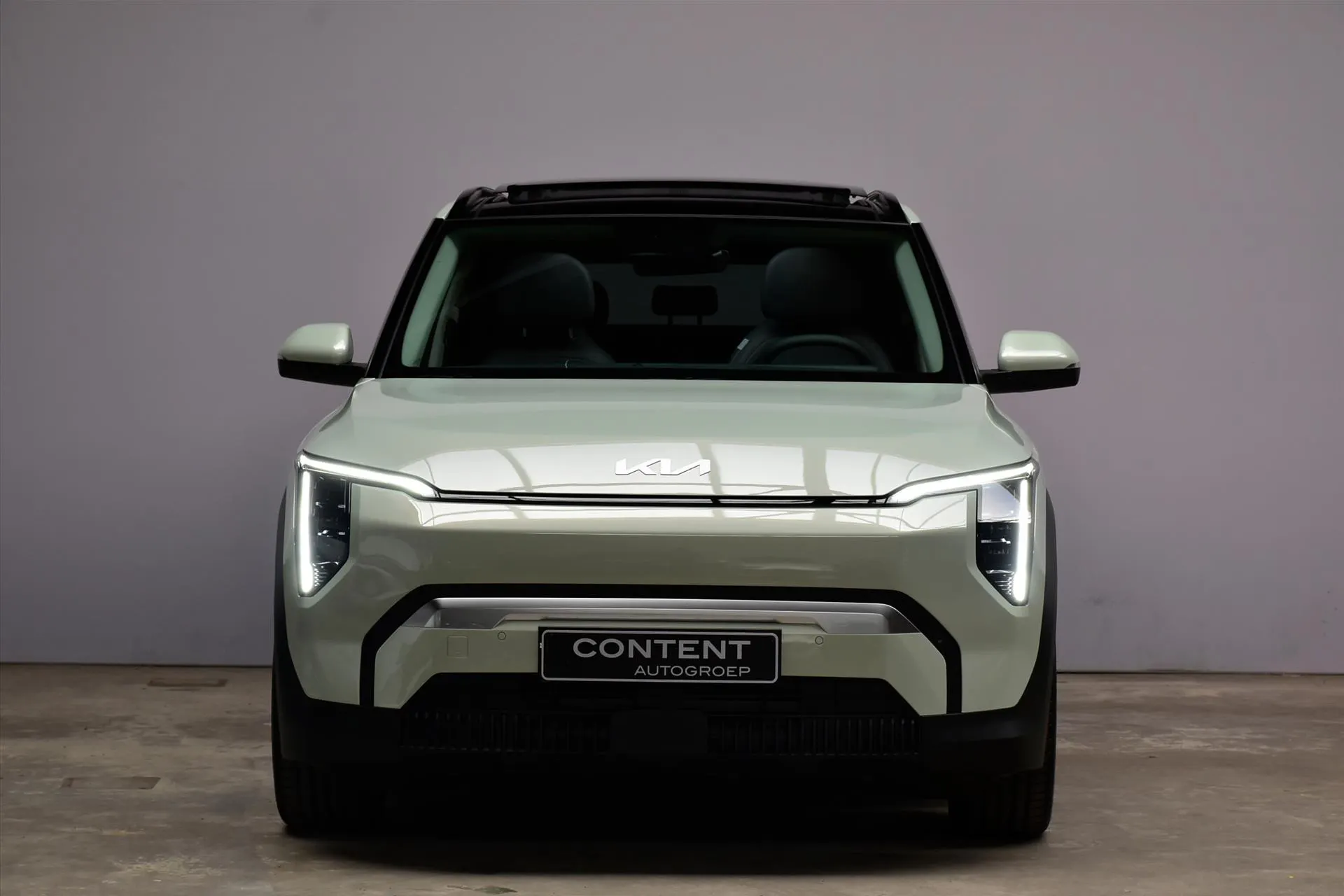 Kia EV3 met kenteken 68830 – dashboard