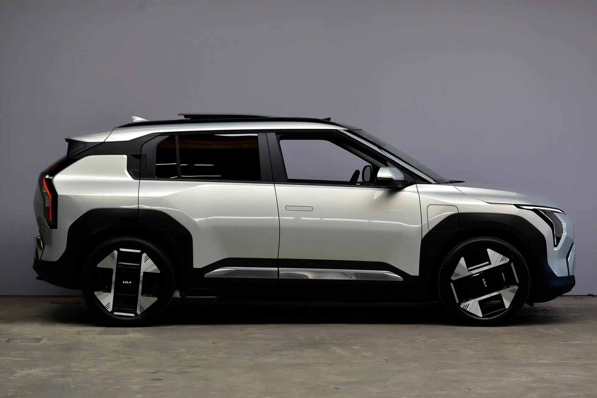 Kia EV3 met kenteken 68831 – interieur