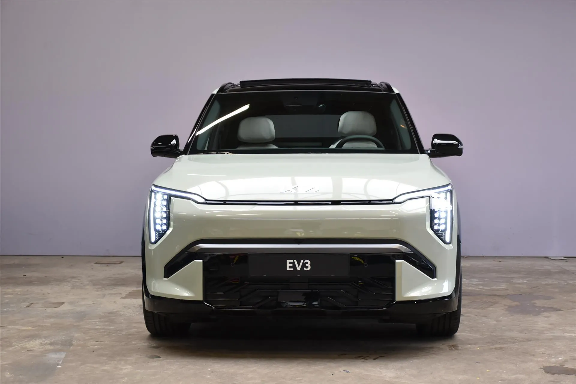 Kia EV3 met kenteken 72960 – interieur