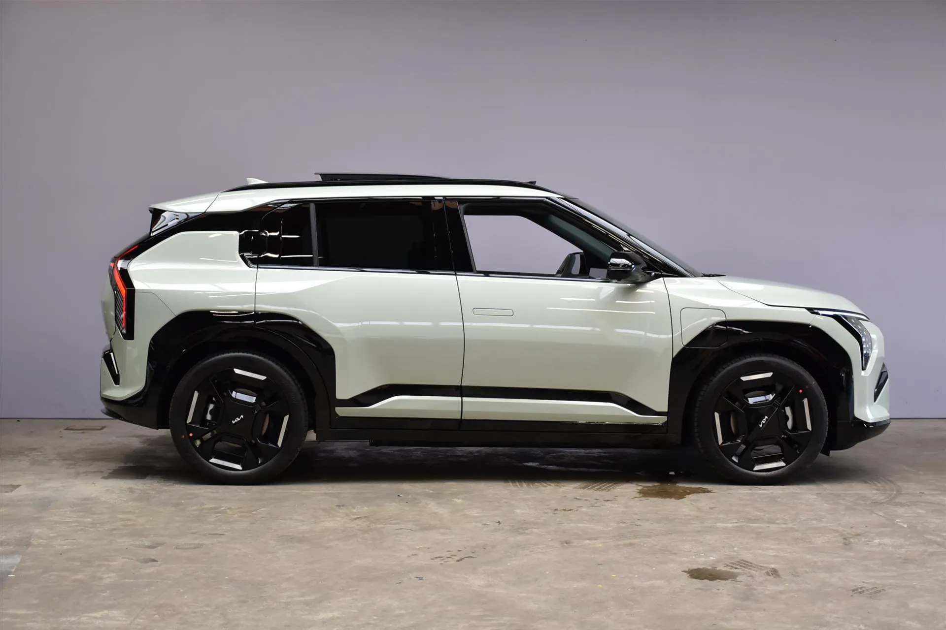 Kia EV3 met kenteken 72960 – detailfoto