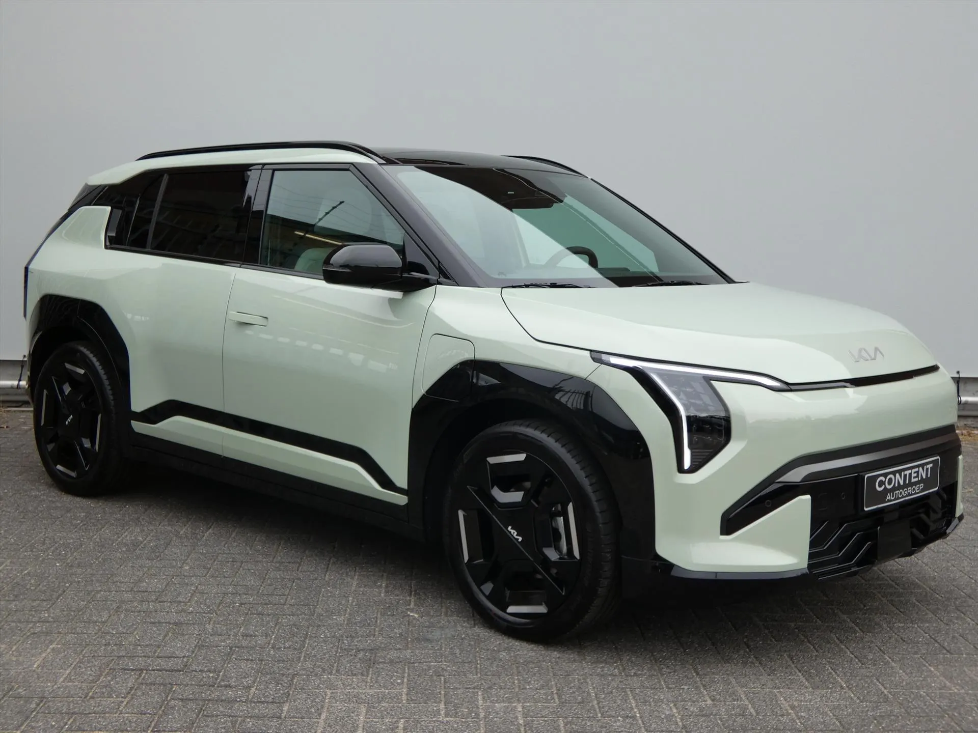 Kia EV3 met kenteken 74271 – interieur