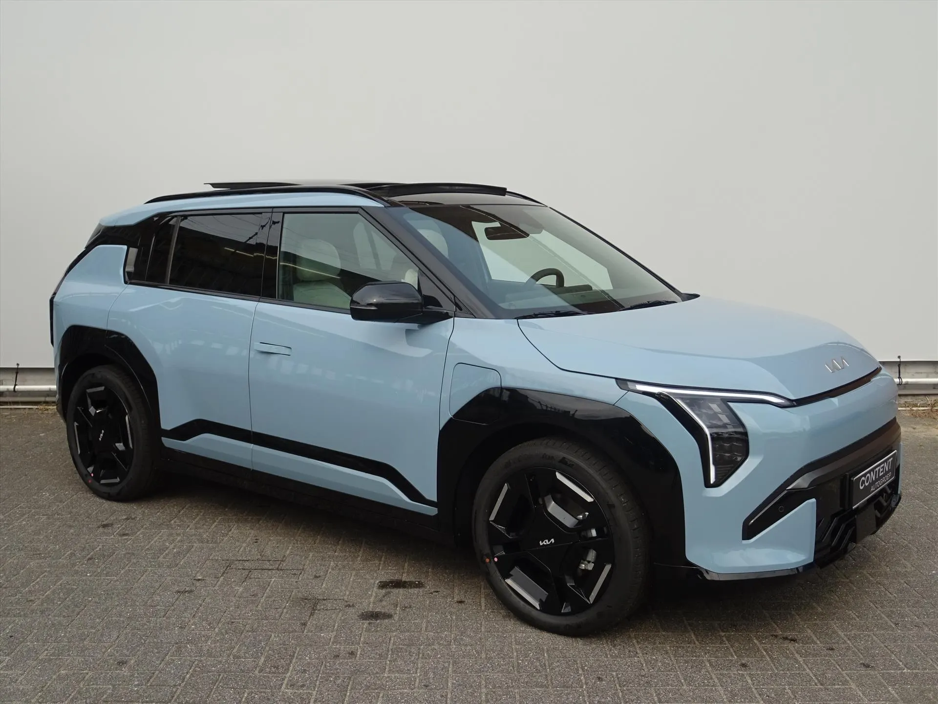 Kia EV3 met kenteken 74272 – interieur