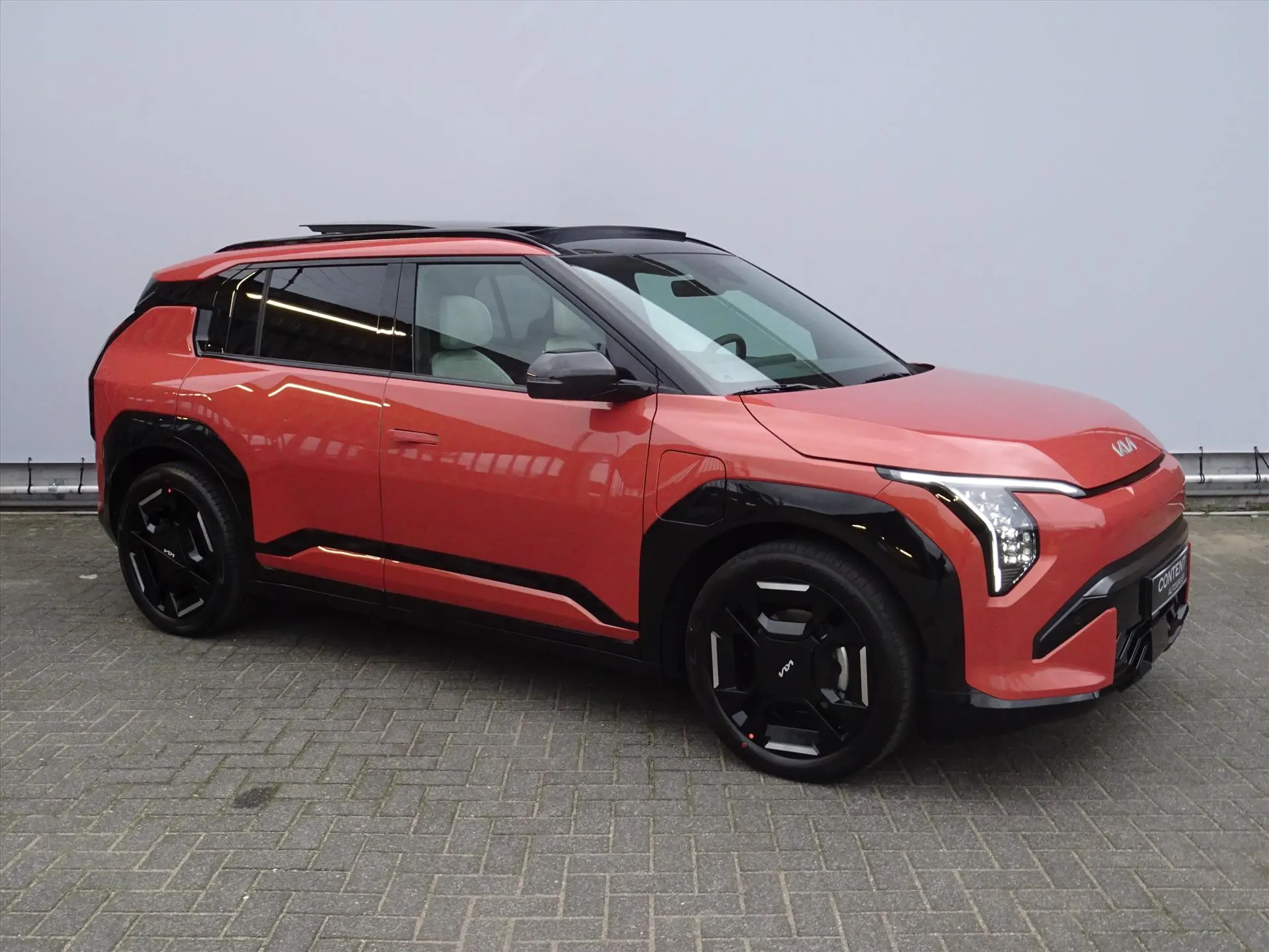 Kia EV3 met kenteken 74274 – interieur