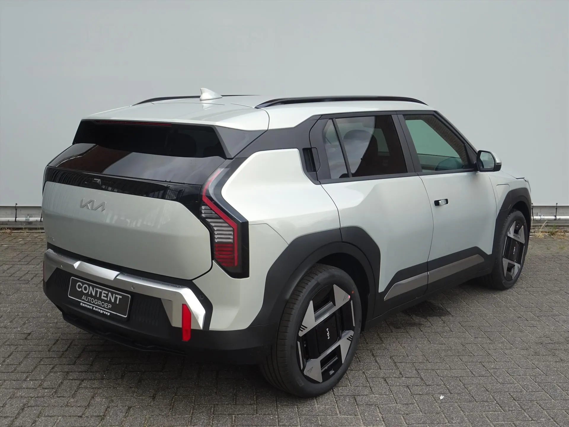 Kia EV3 met kenteken 74283 – detailfoto