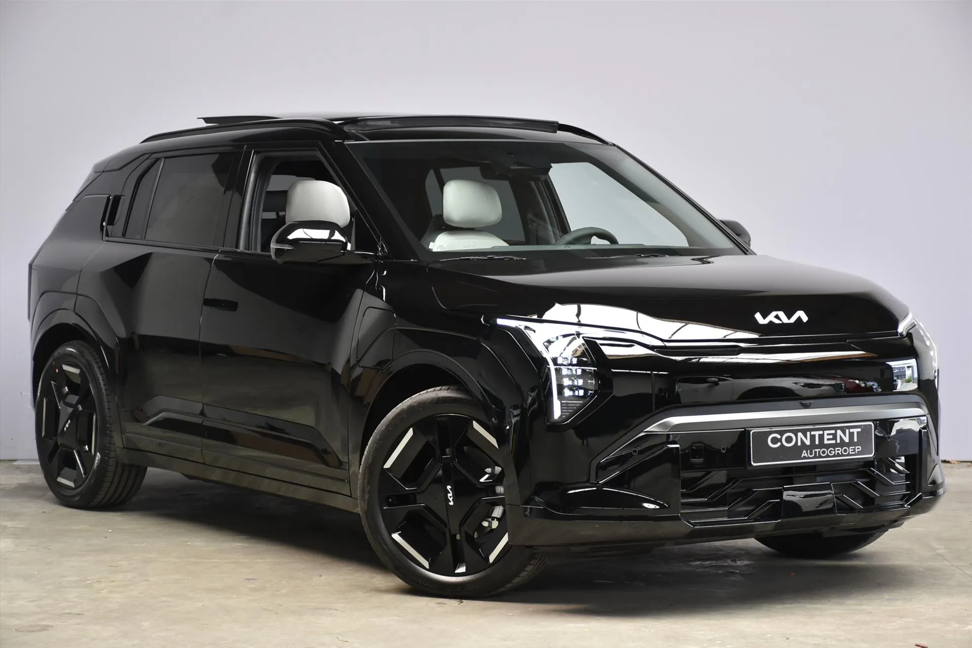 Kia EV3 met kenteken 74321 – interieur