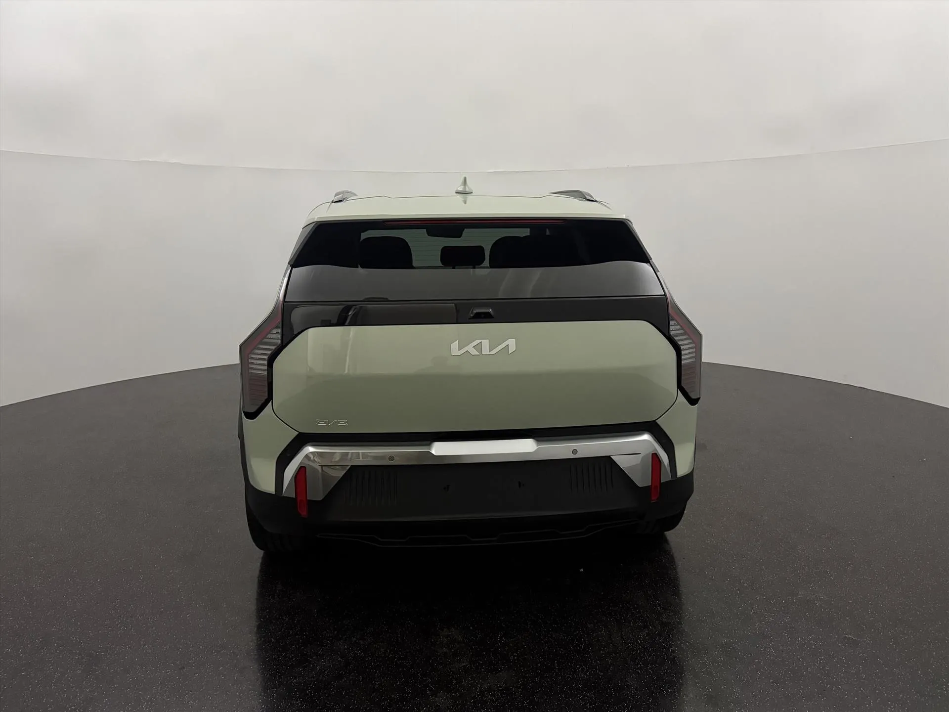 Kia EV3 met kenteken 74651 – dashboard