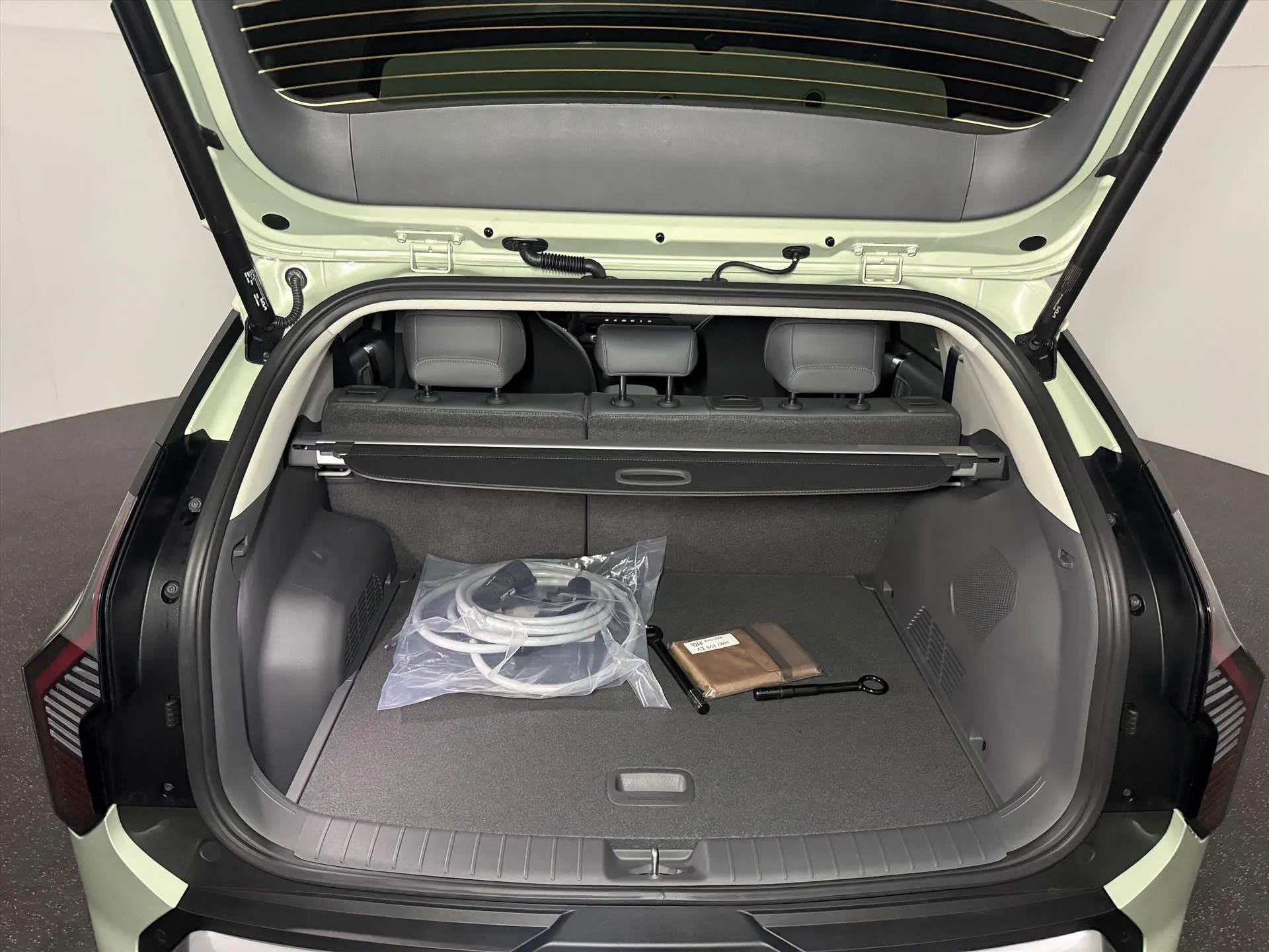 Kia EV3 met kenteken 74651 – detailfoto