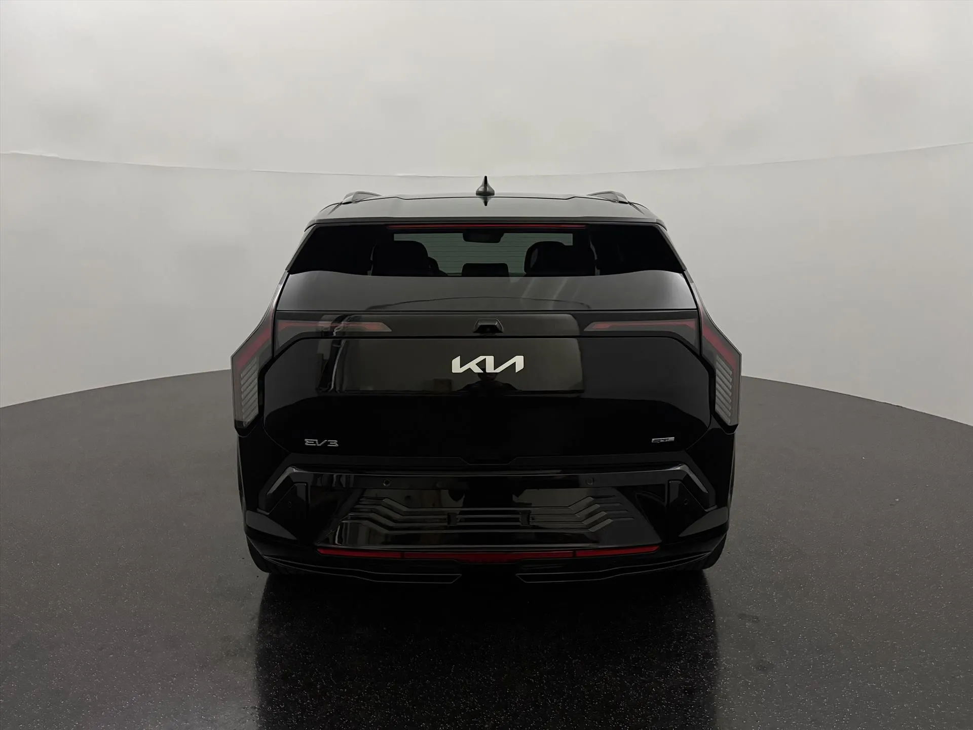 Kia EV3 met kenteken 74652 – dashboard
