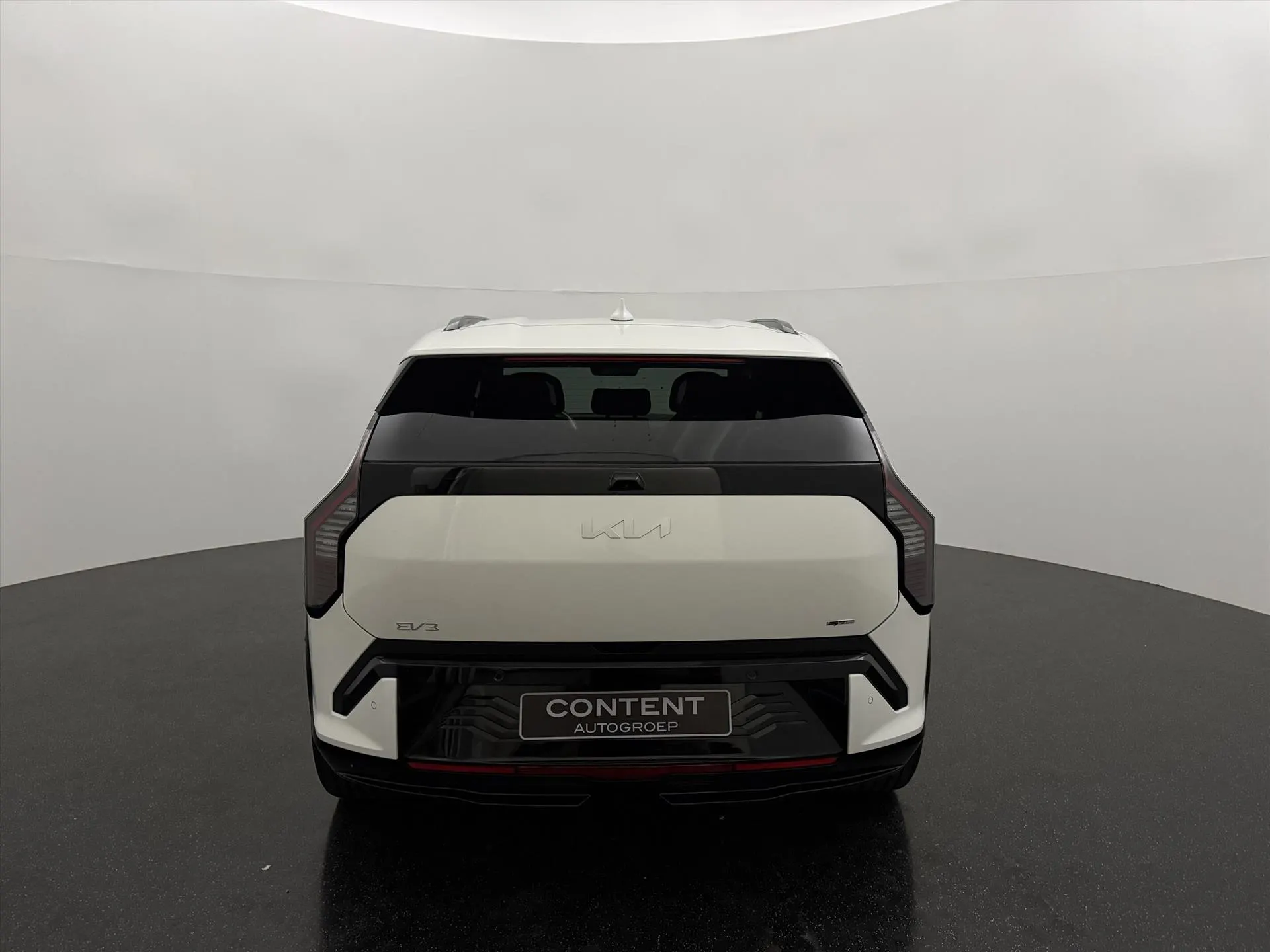 Kia EV3 met kenteken 75050 – dashboard