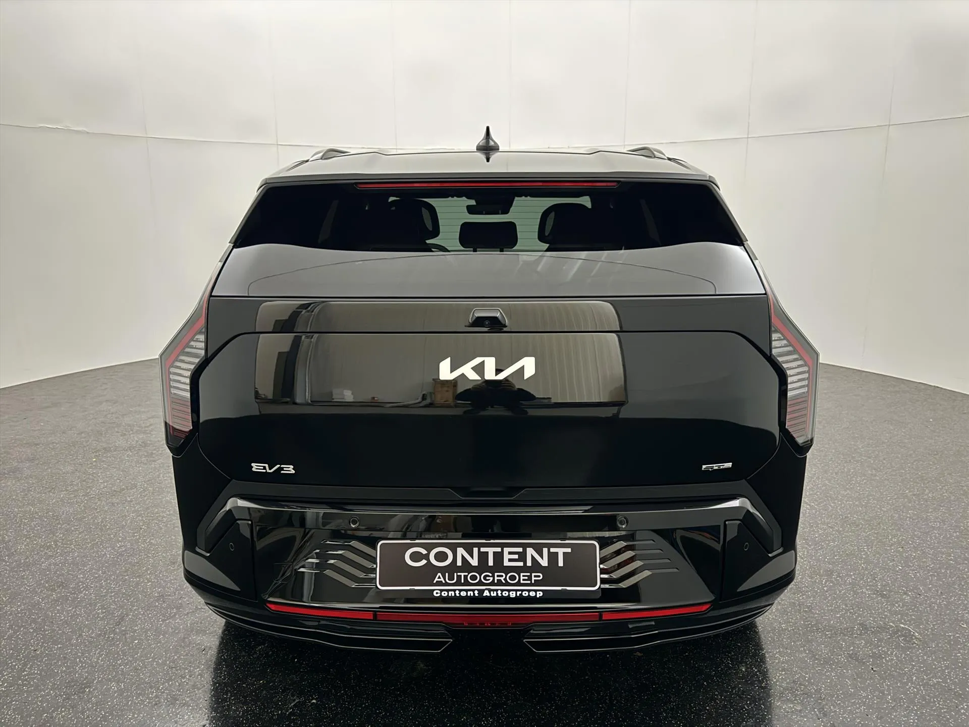 Kia EV3 met kenteken KGF-69-F – dashboard