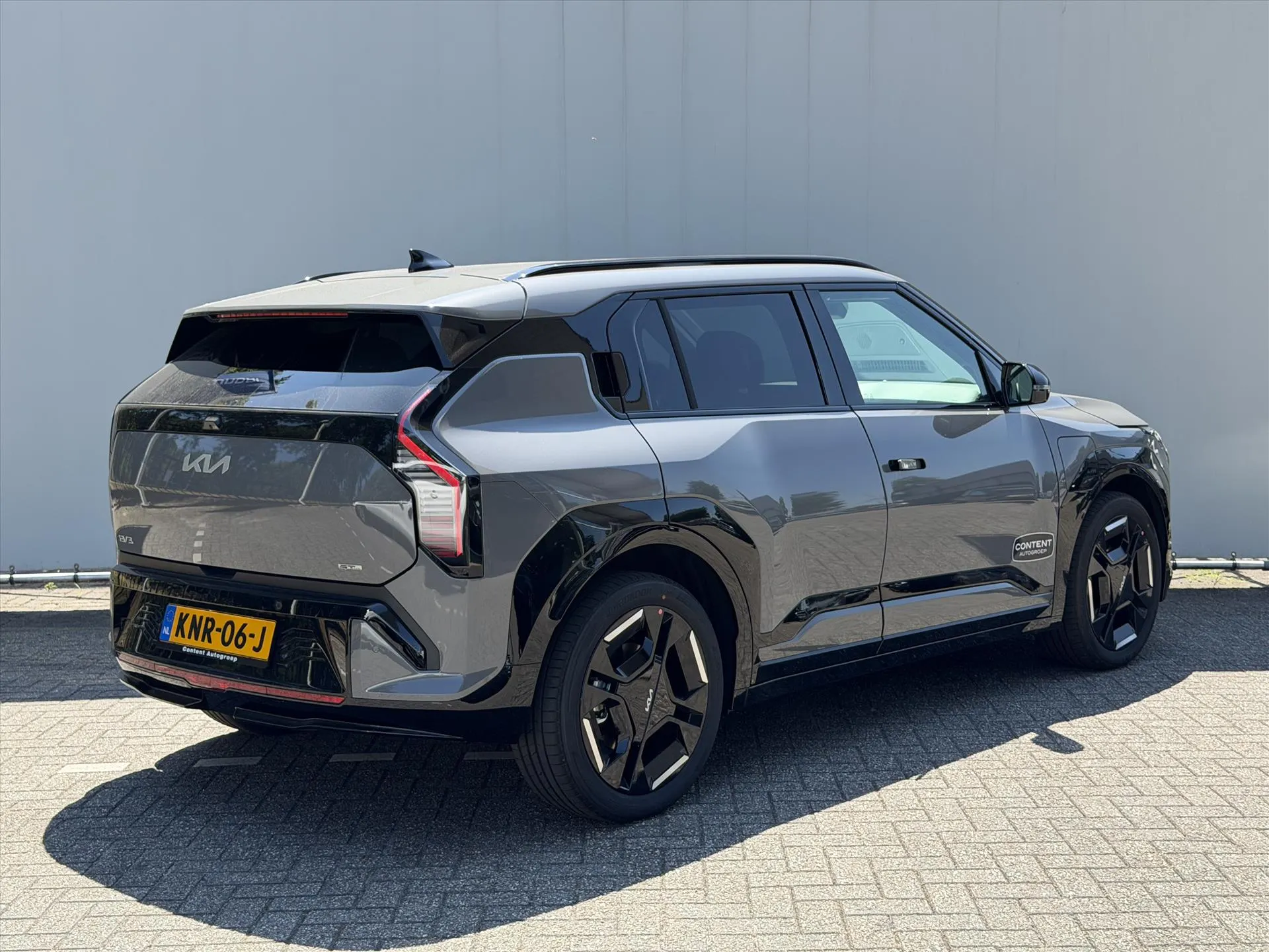 Kia EV3 met kenteken KNR-06-J – detailfoto