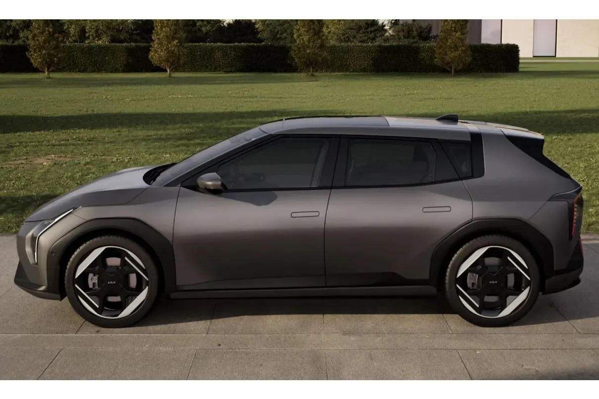 Kia EV4 met kenteken 71674 – interieur