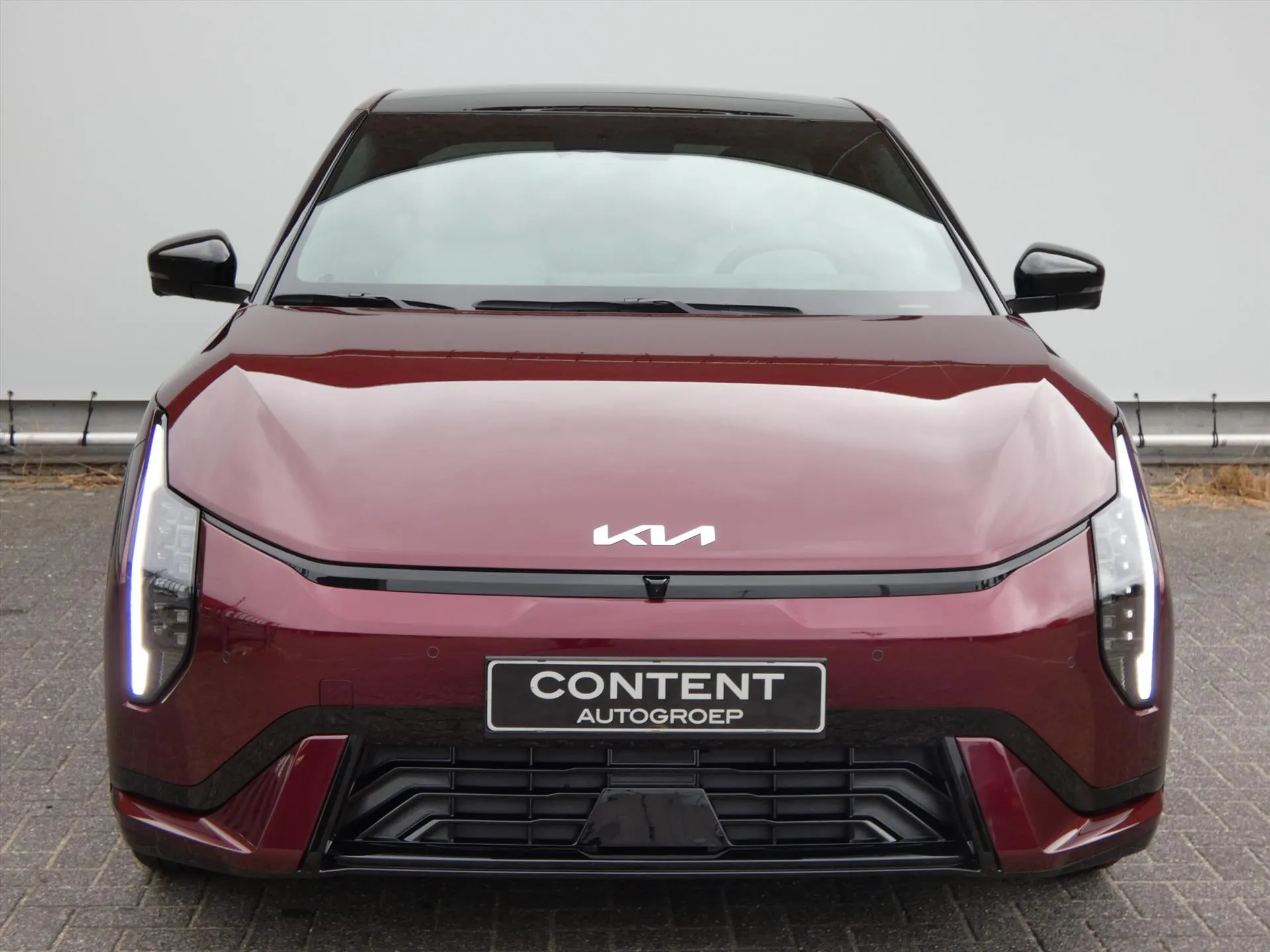 Kia EV4 met kenteken 71676 – achteraanzicht