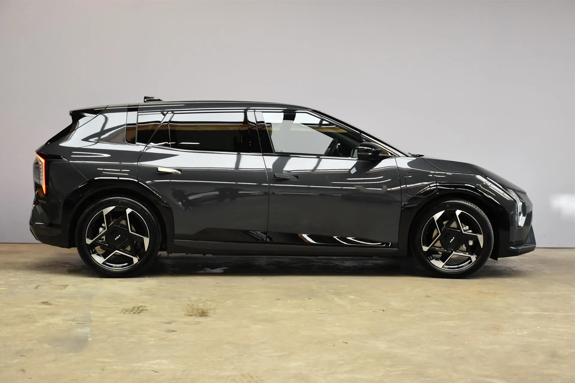 Kia EV4 met kenteken 71829 – detailfoto