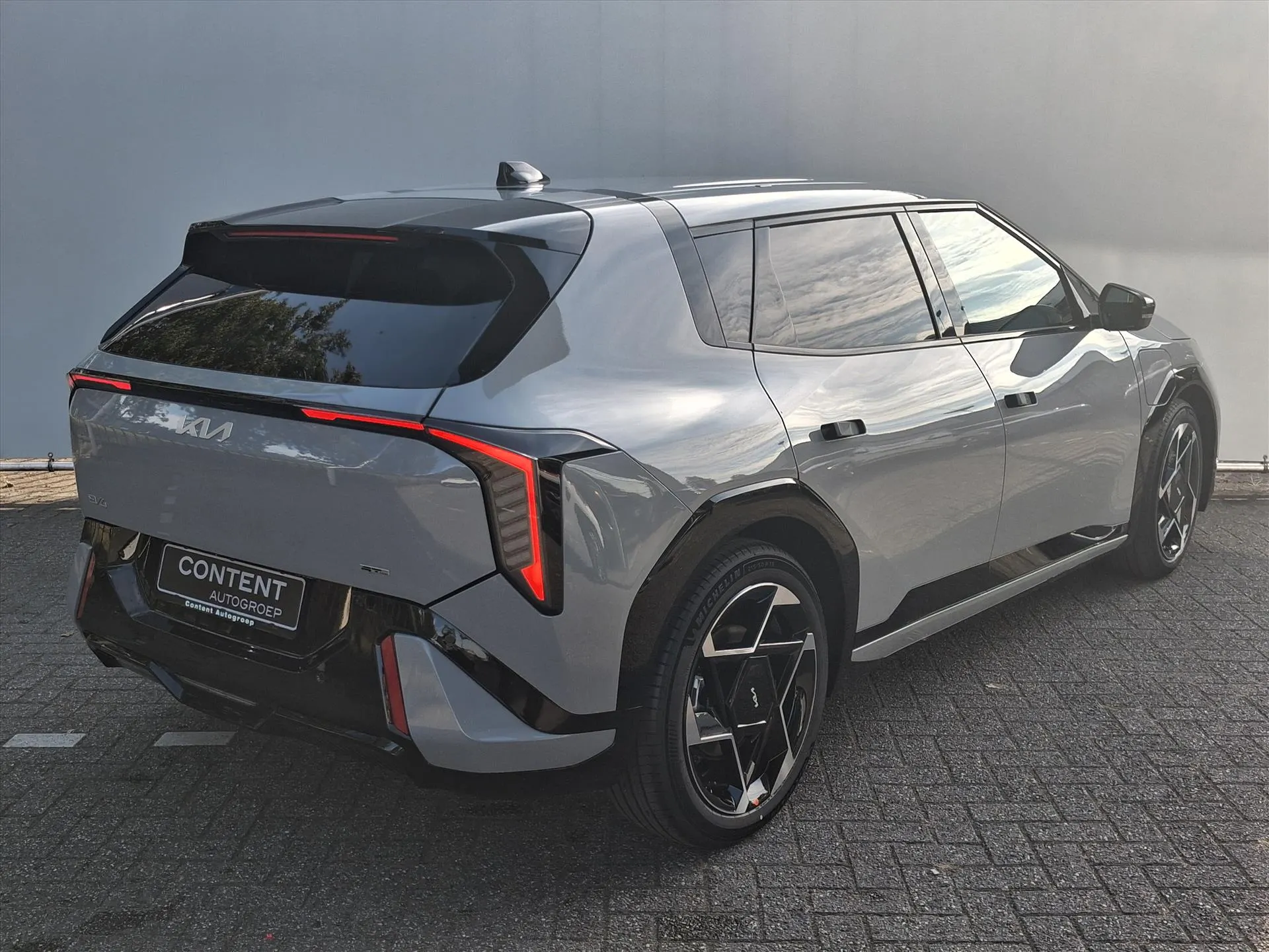 Kia EV4 met kenteken 71840 – dashboard