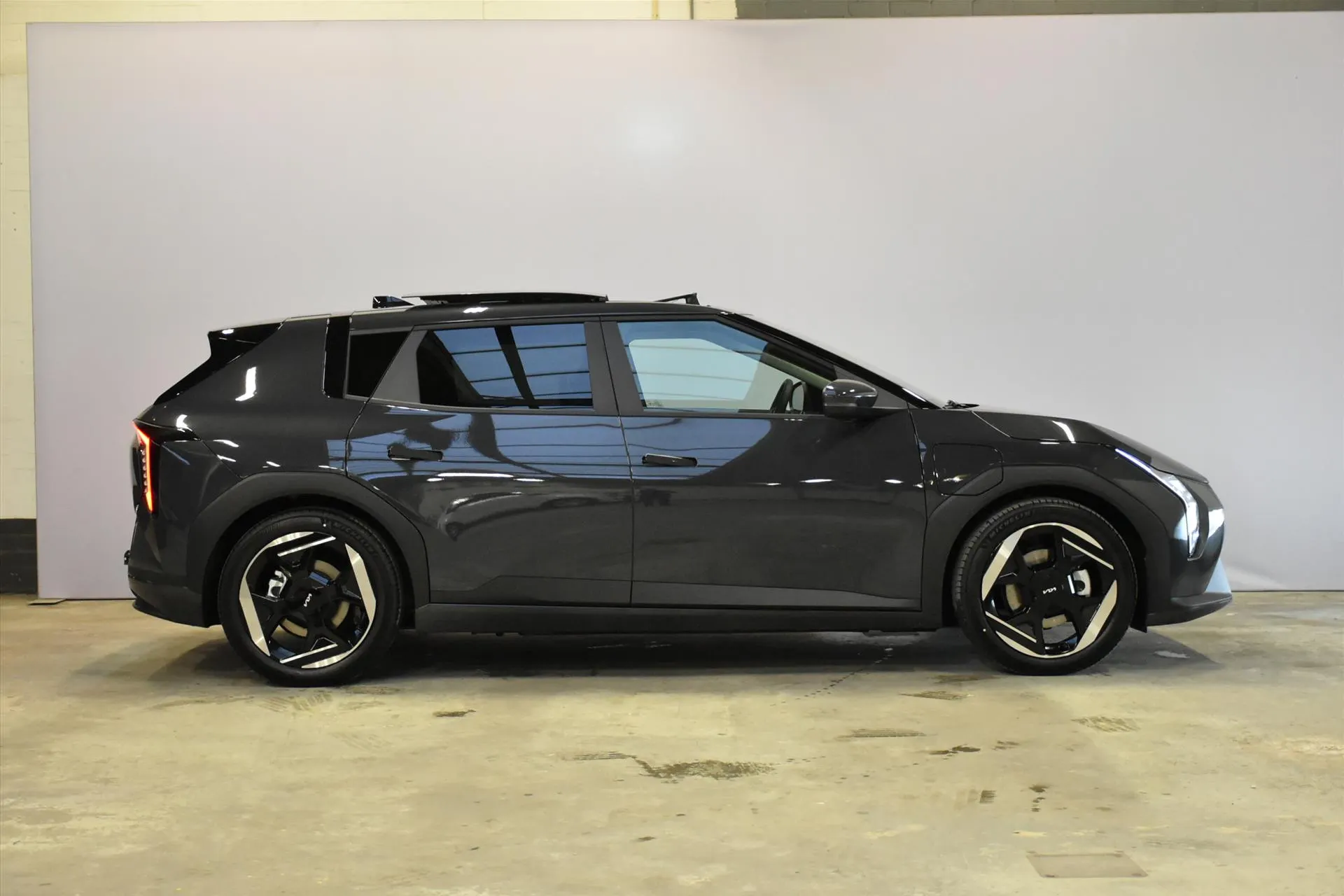 Kia EV4 met kenteken 72175 – interieur