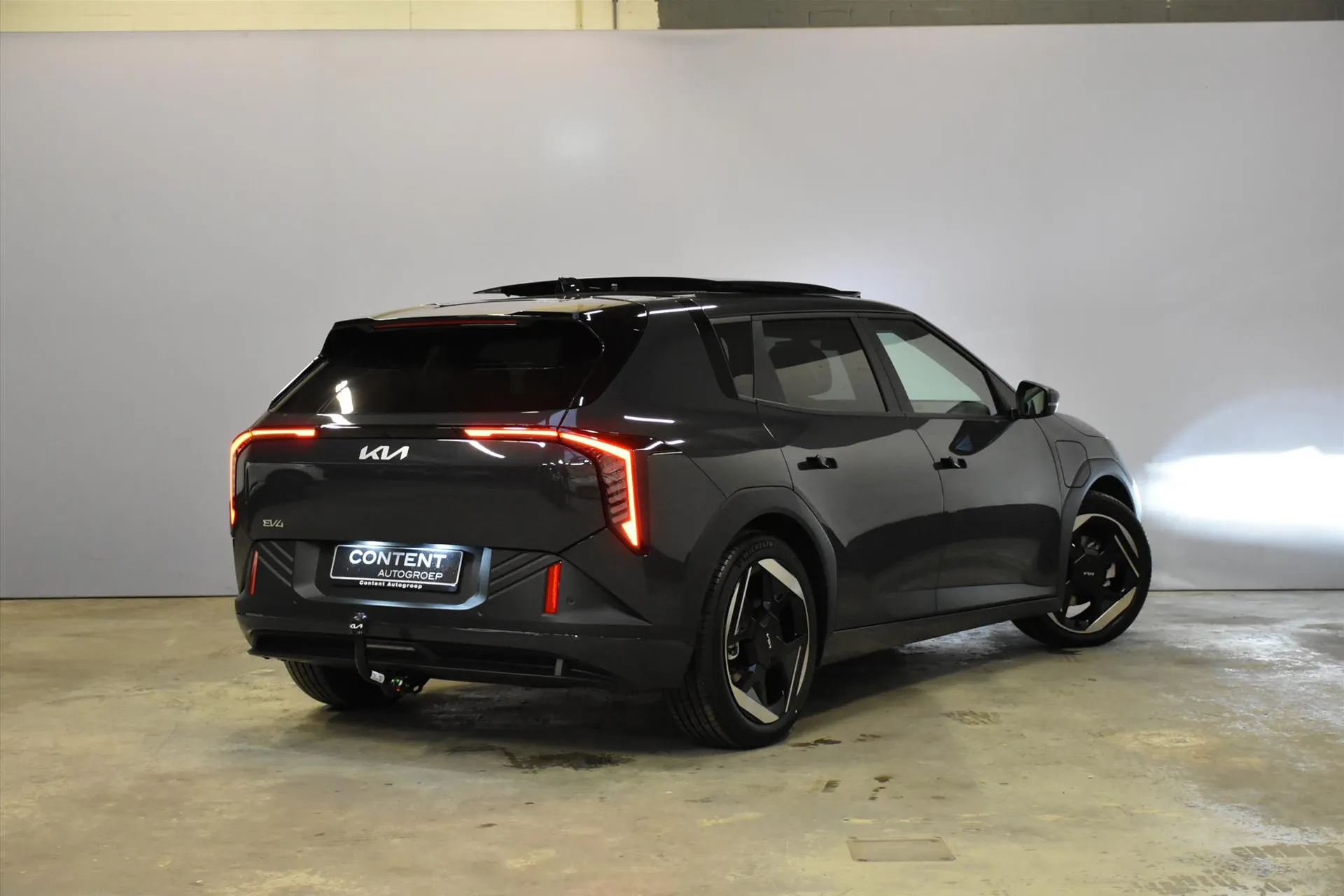 Kia EV4 met kenteken 72175 – dashboard
