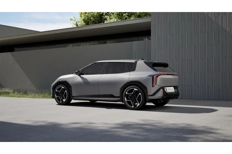 Kia EV4 met kenteken 72371 – interieur