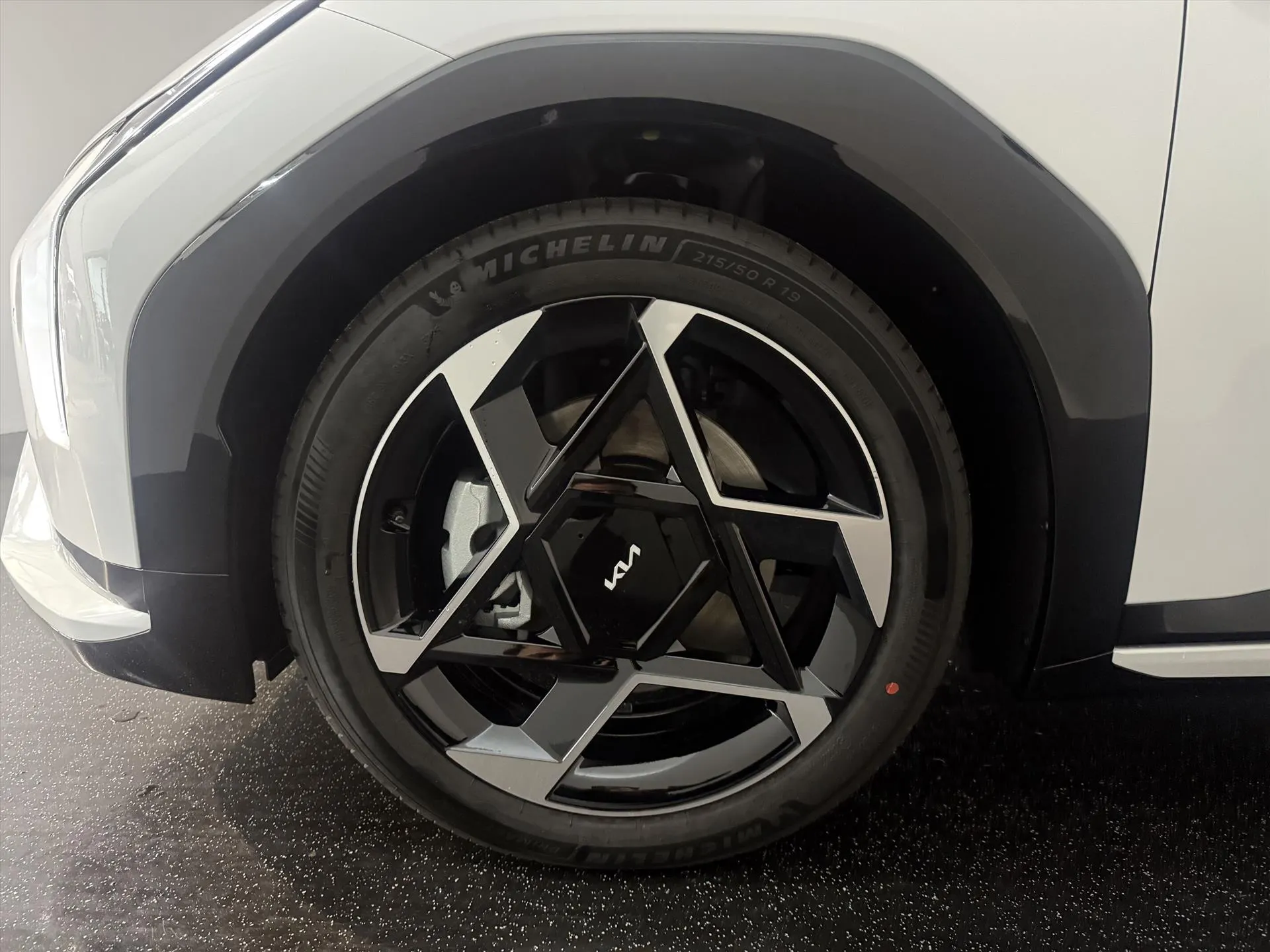 Kia EV4 met kenteken 73935 – interieur