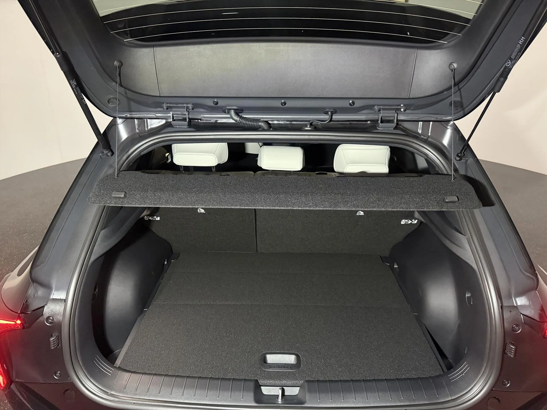 Kia EV4 met kenteken 73976 – detailfoto