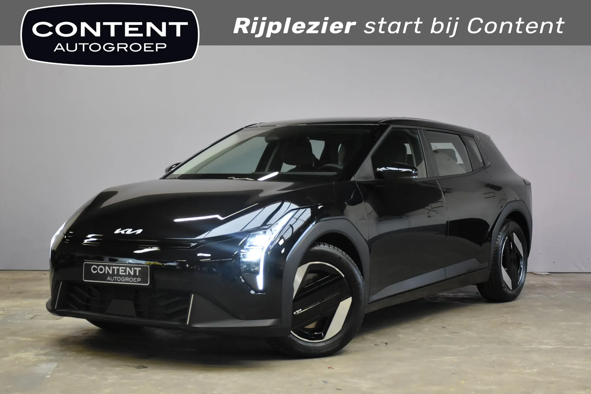 Kia EV4 met kenteken 74031 – vooraanzicht