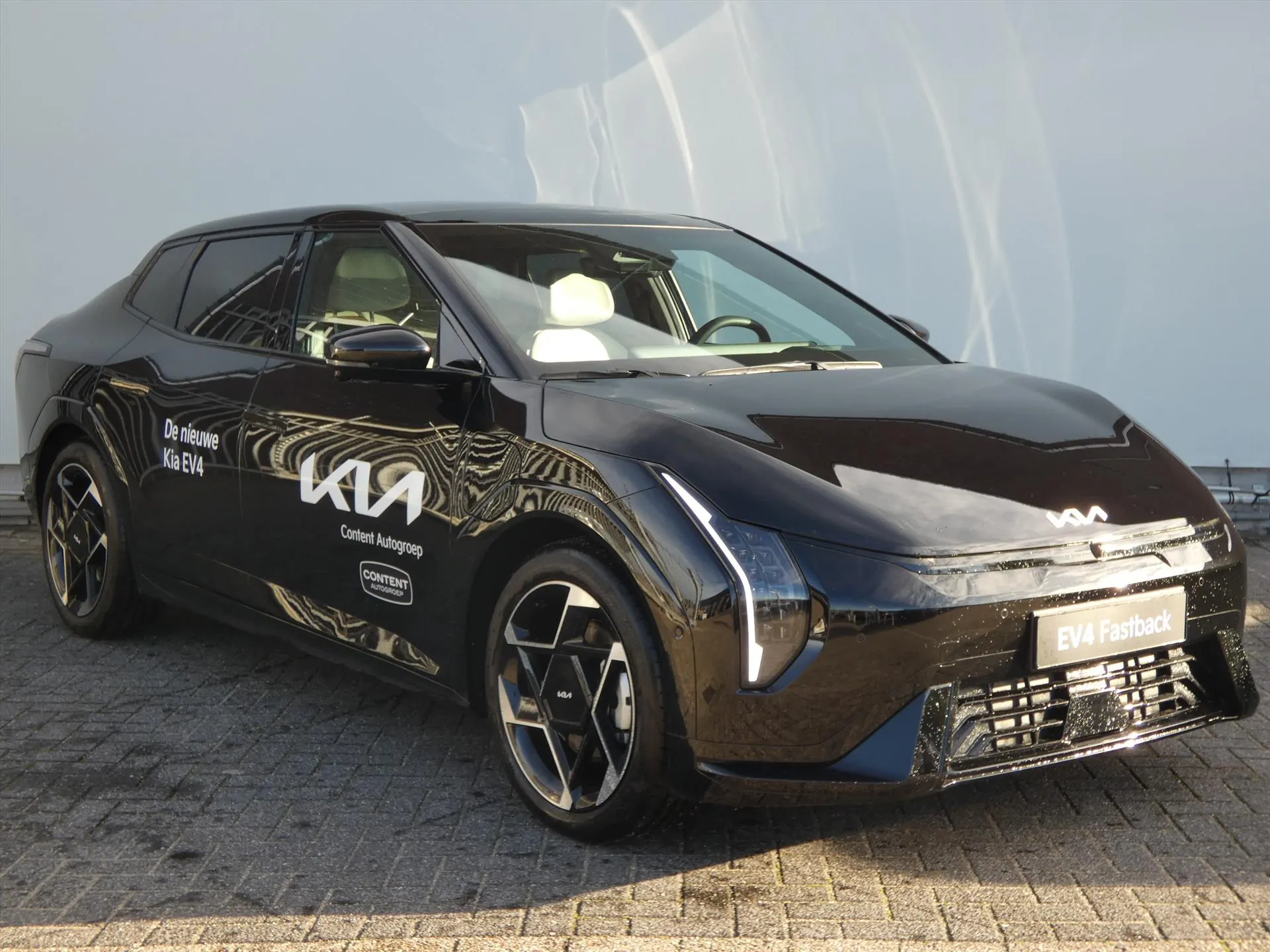 Kia EV4 met kenteken 74349 – interieur