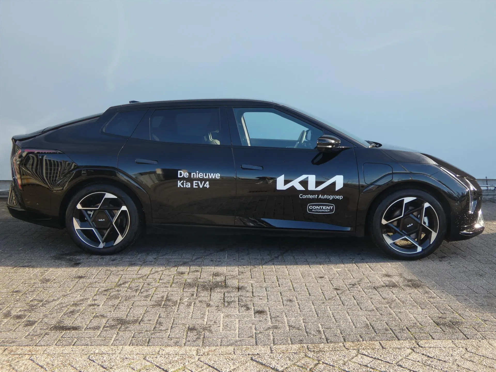 Kia EV4 met kenteken 74349 – dashboard
