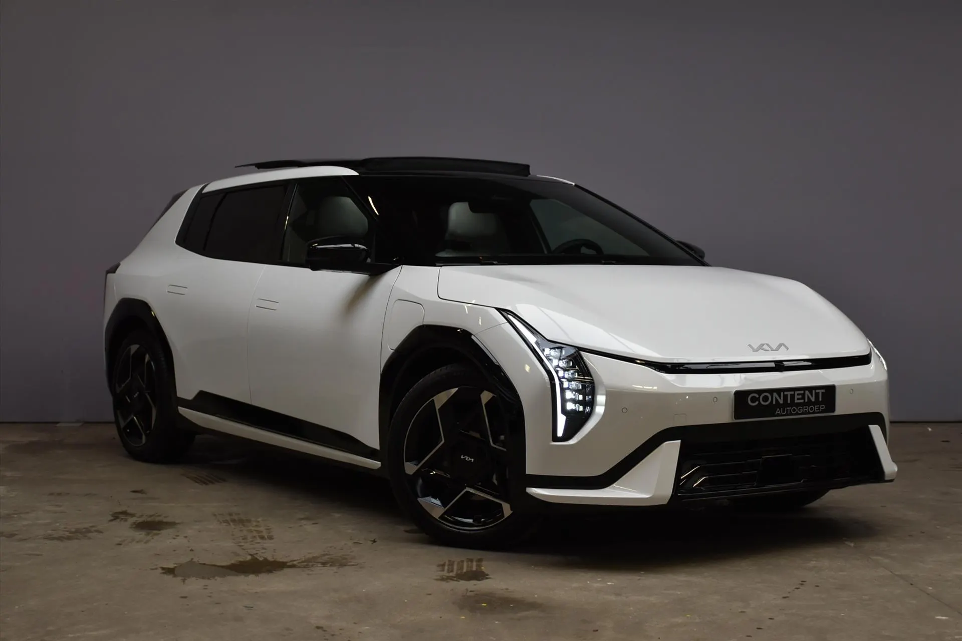 Kia EV4 met kenteken 75266 – dashboard