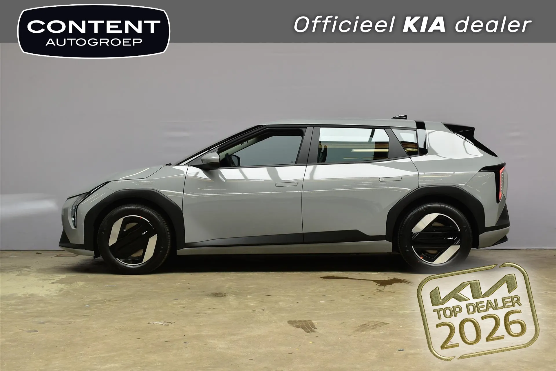 Kia EV4 met kenteken 77647 – achteraanzicht