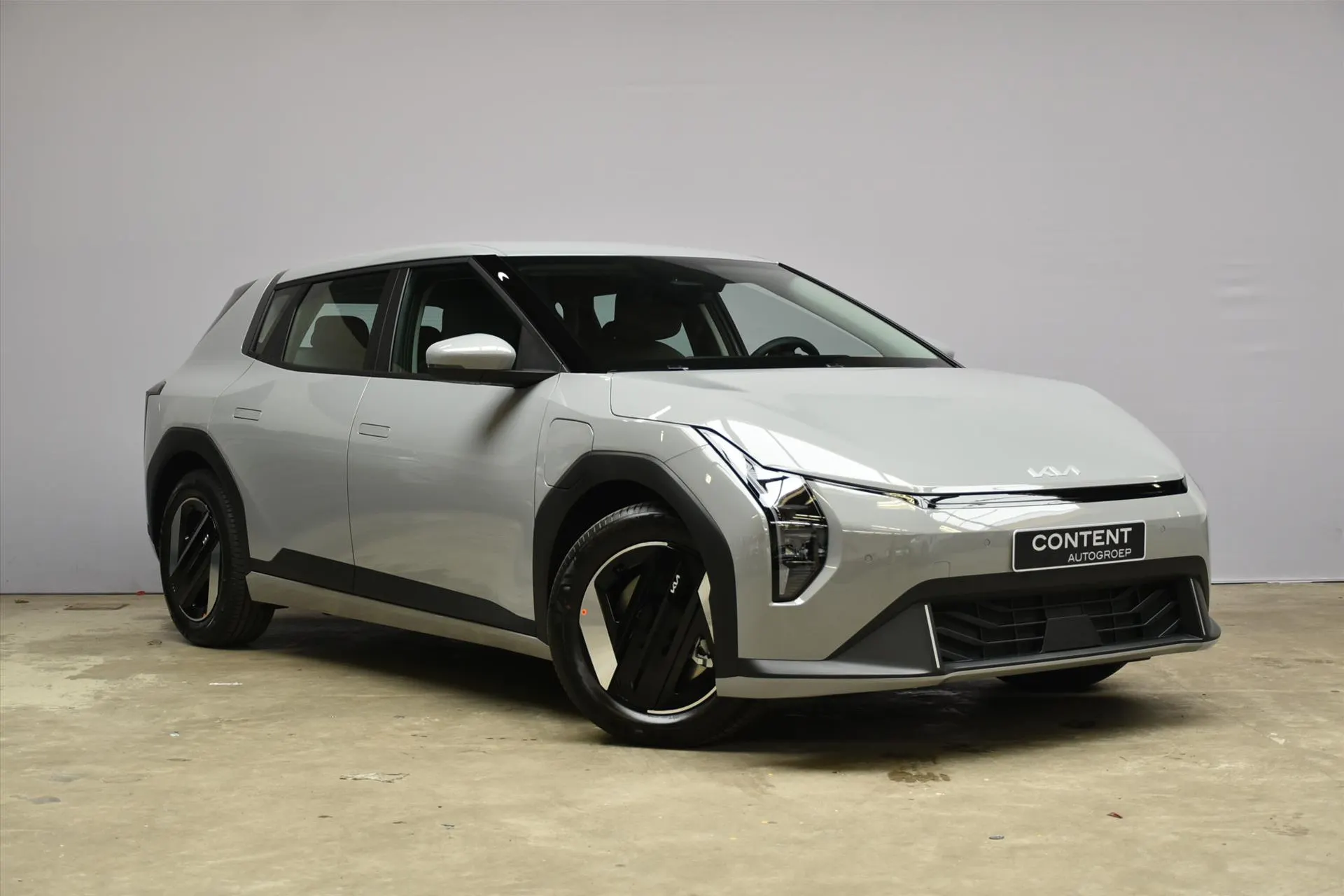 Kia EV4 met kenteken 77647 – dashboard