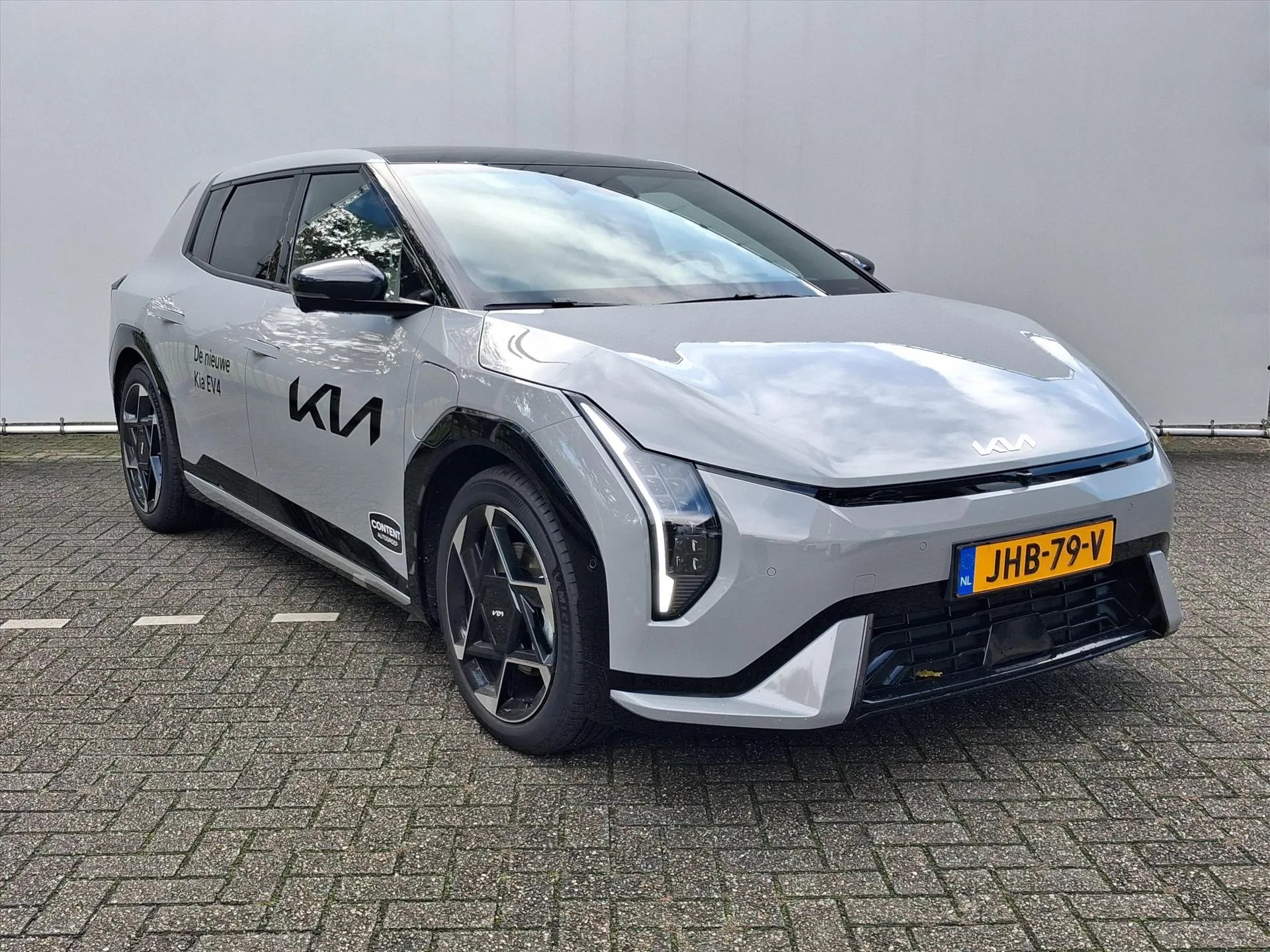 Kia EV4 met kenteken JHB-79-V – achteraanzicht