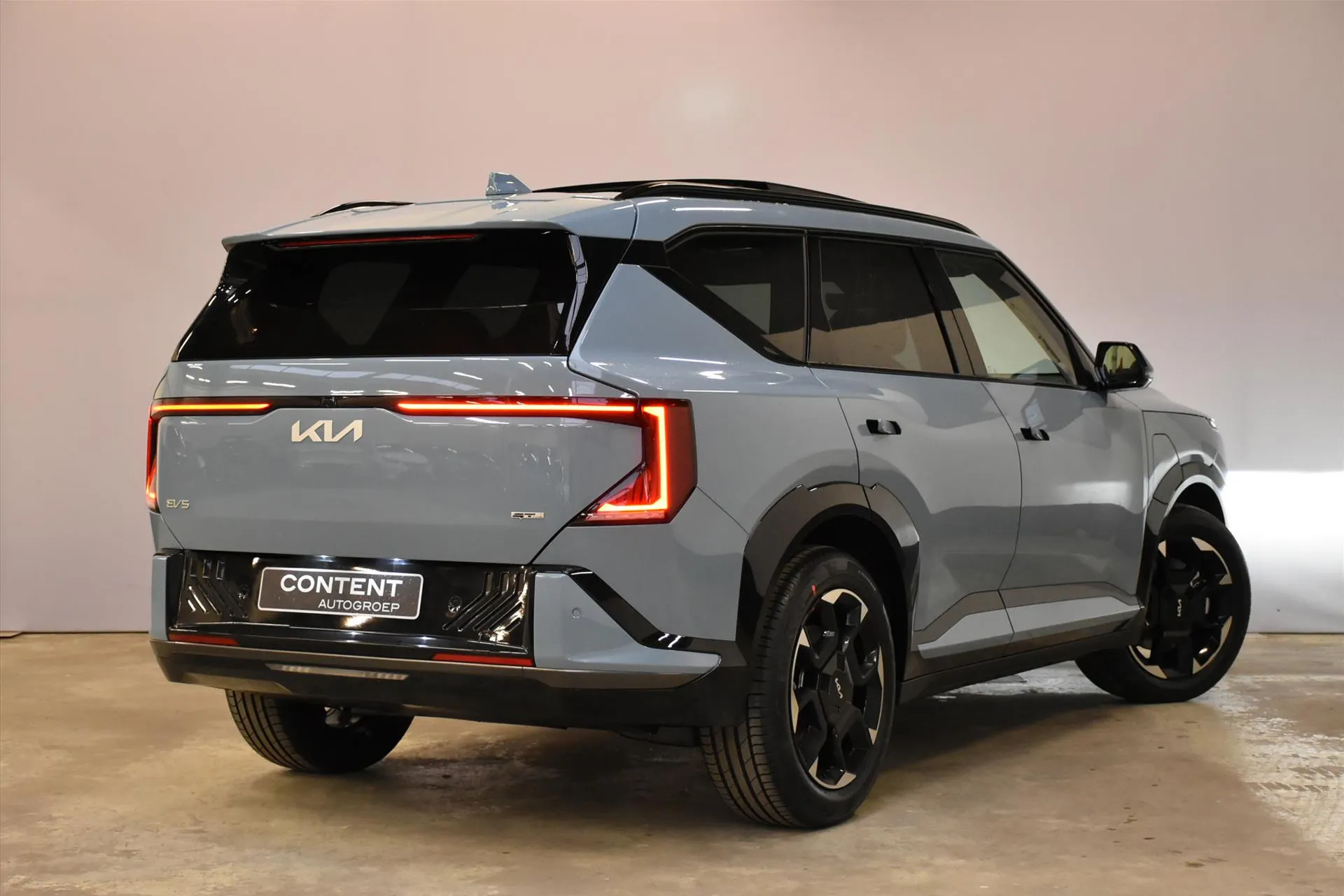 Kia EV5 met kenteken 72192 – dashboard