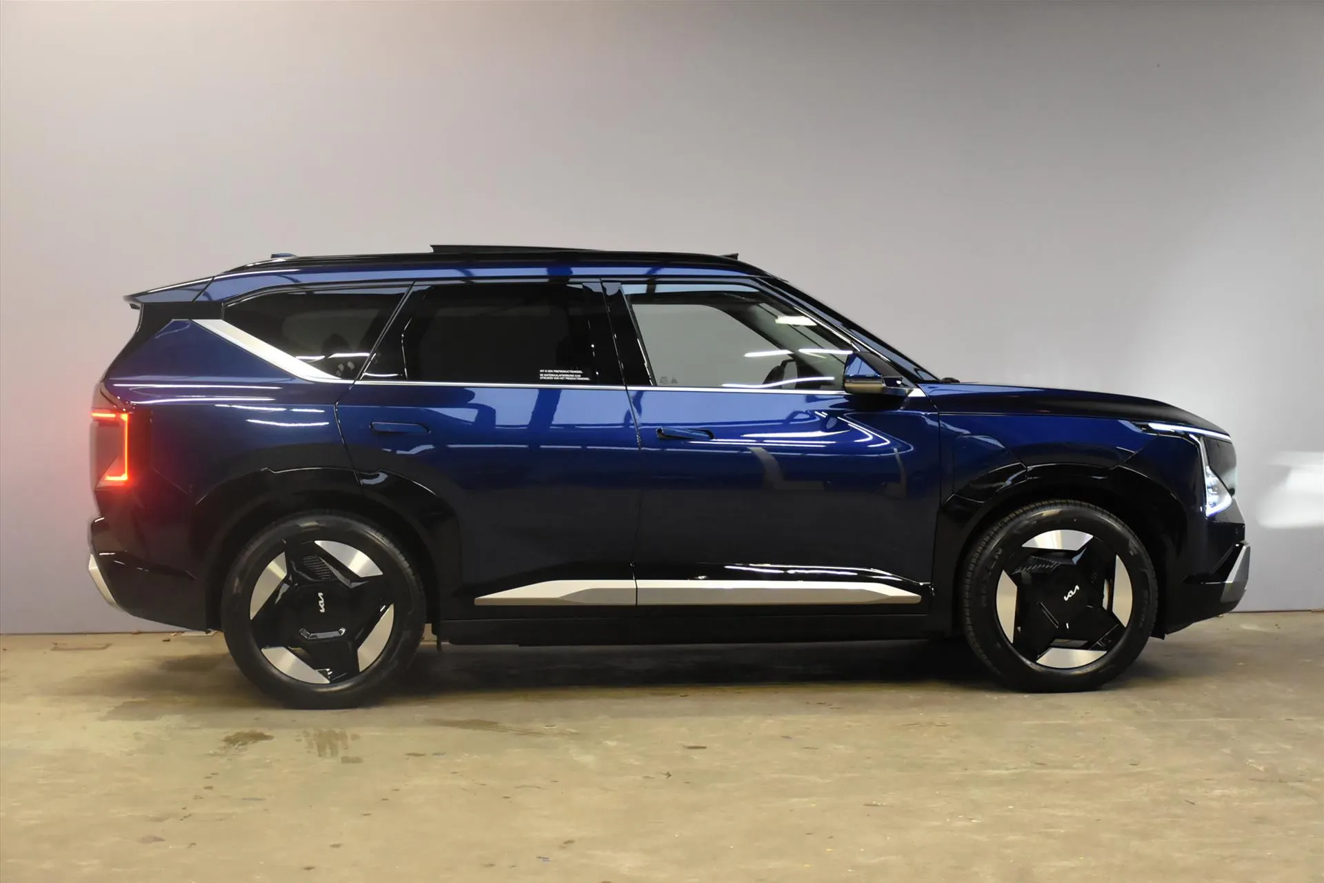 Kia EV5 met kenteken 72299 – detailfoto