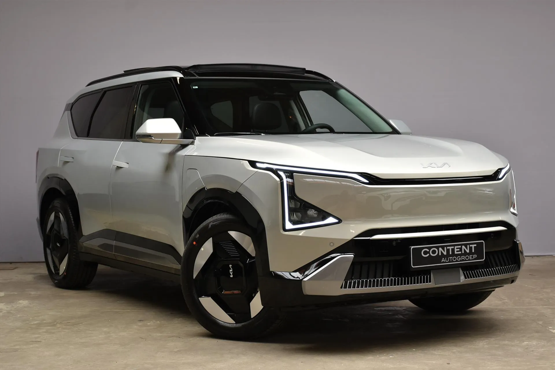 Kia EV5 met kenteken 72300 – dashboard